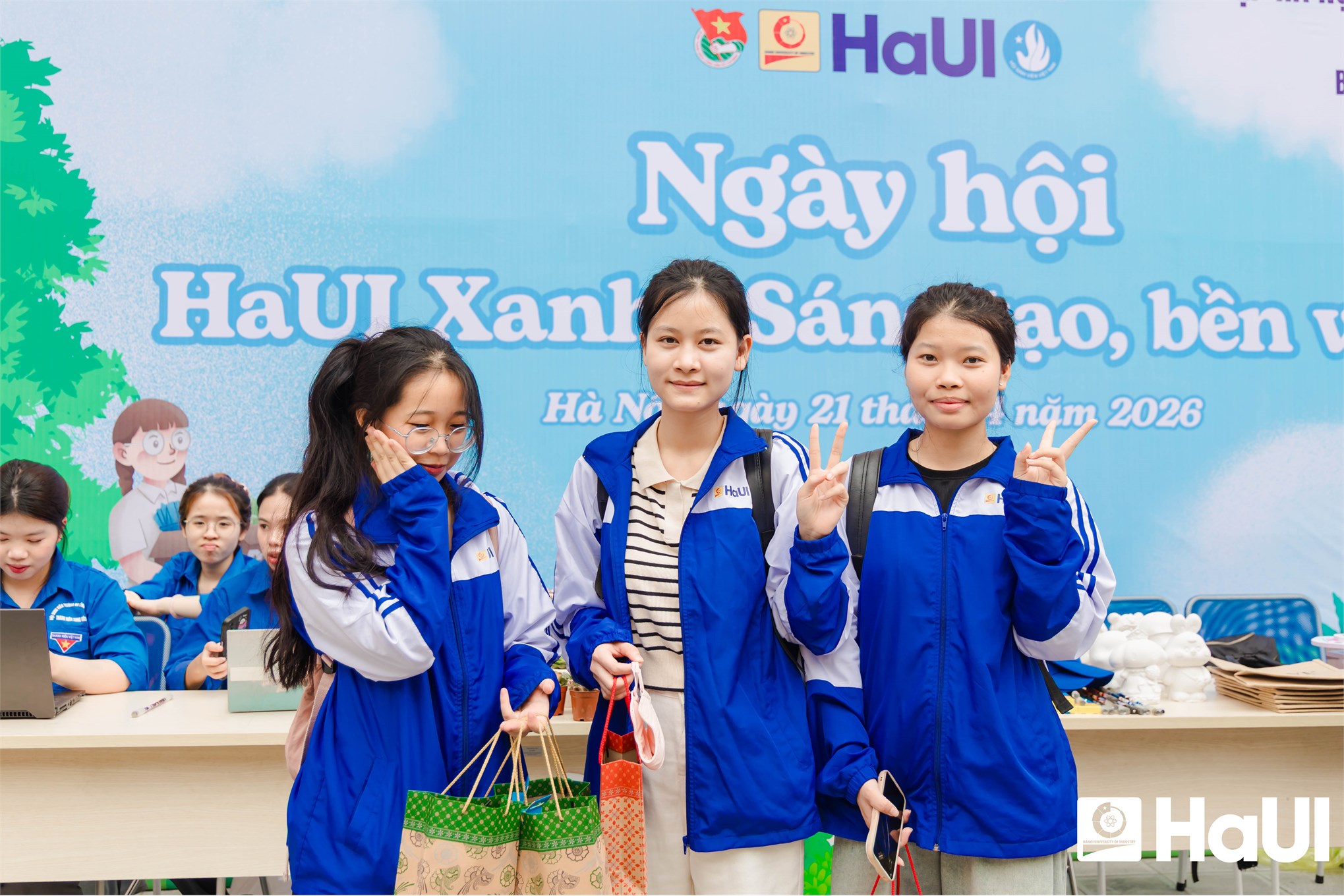 Bùng nổ sức trẻ tại ngày hội Tuổi trẻ HaUI Genesis 2026: Tuổi trẻ HaUI - Vững bước tiên phong