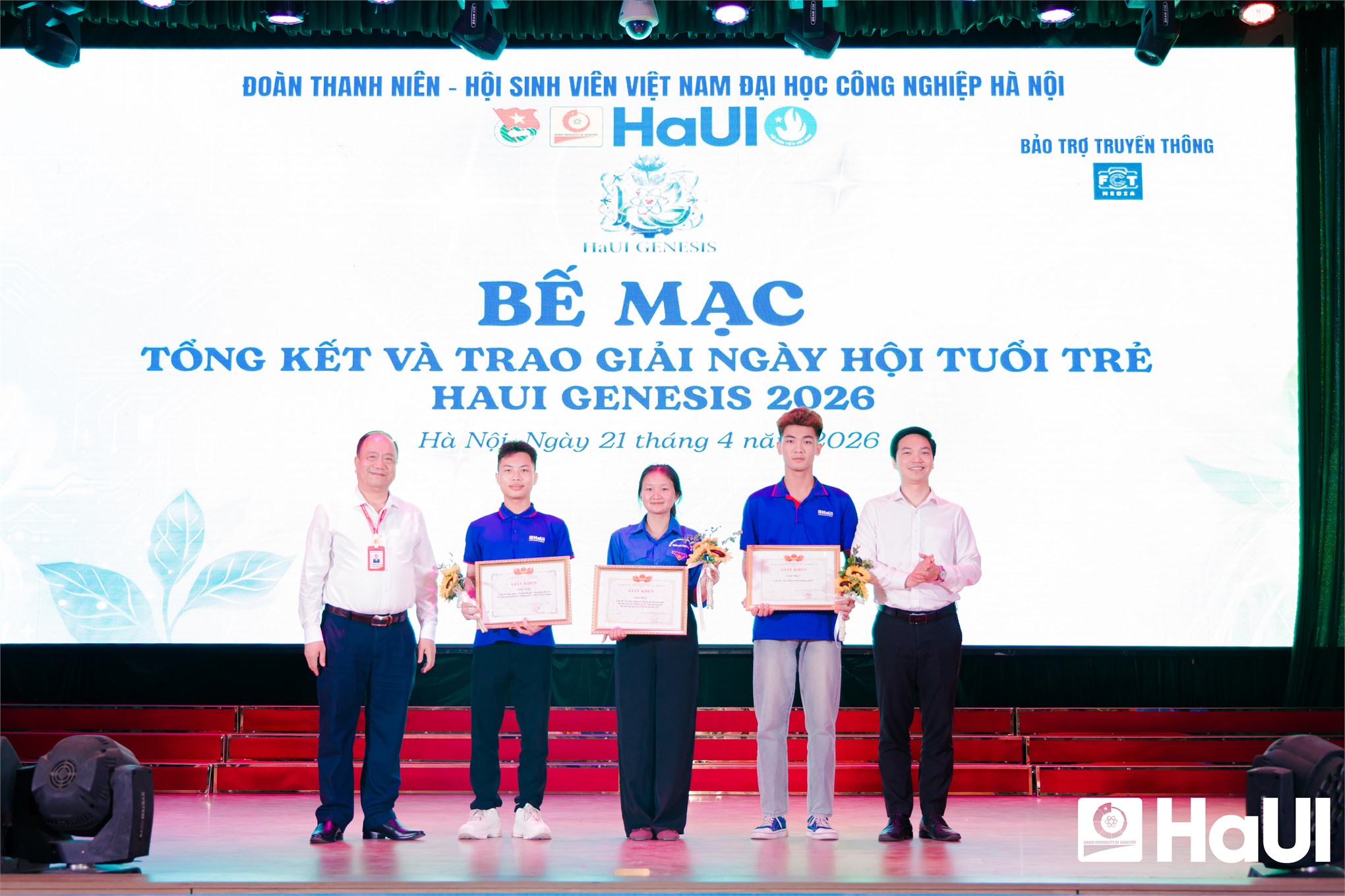 Bùng nổ sức trẻ tại ngày hội Tuổi trẻ HaUI Genesis 2026: Tuổi trẻ HaUI - Vững bước tiên phong