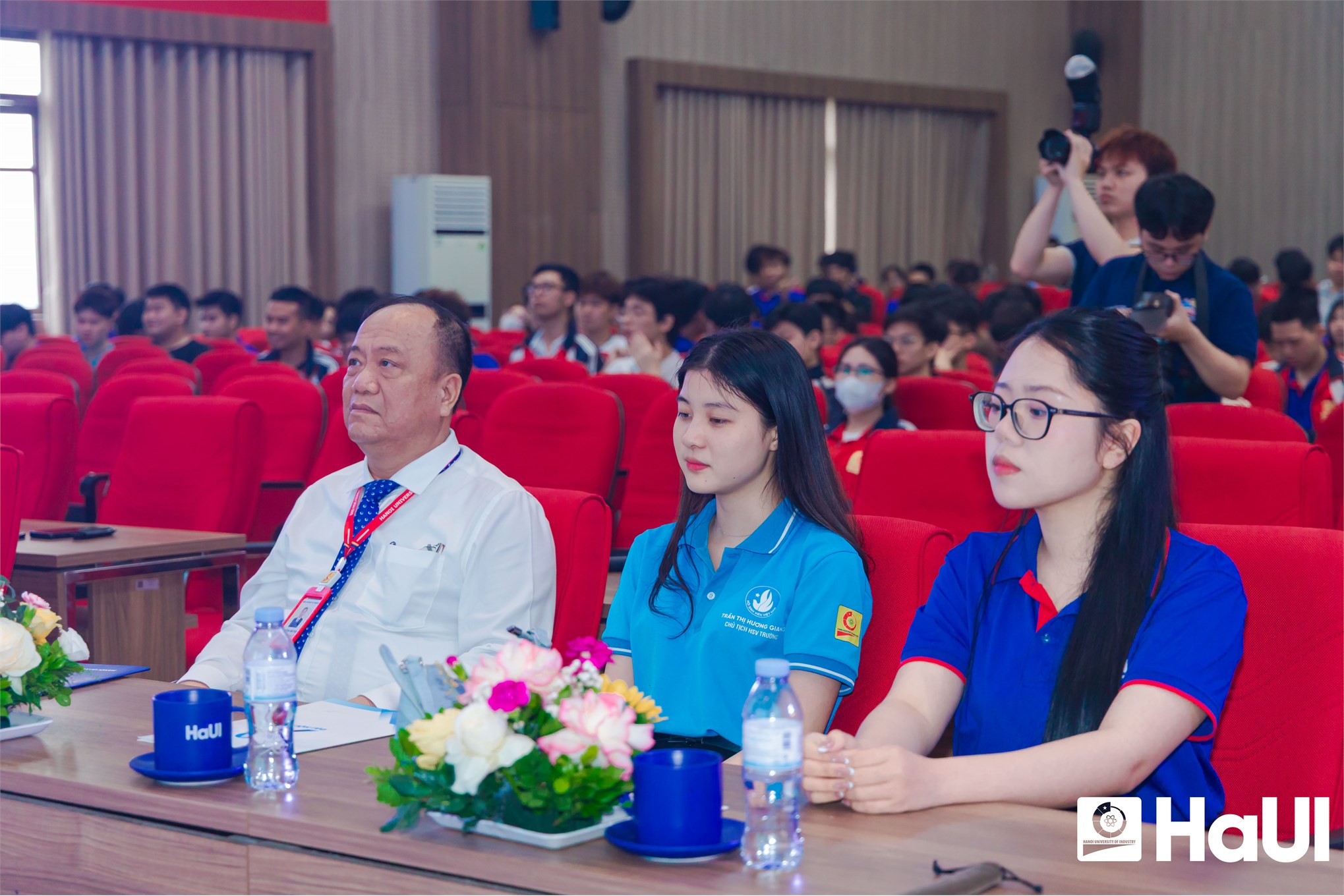 Bùng nổ sức trẻ tại ngày hội Tuổi trẻ HaUI Genesis 2026: Tuổi trẻ HaUI - Vững bước tiên phong