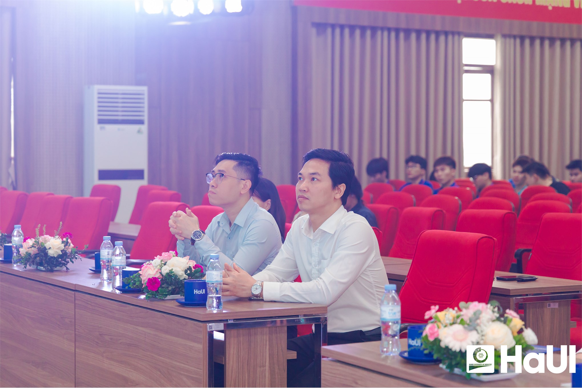 Bùng nổ sức trẻ tại ngày hội Tuổi trẻ HaUI Genesis 2026: Tuổi trẻ HaUI - Vững bước tiên phong