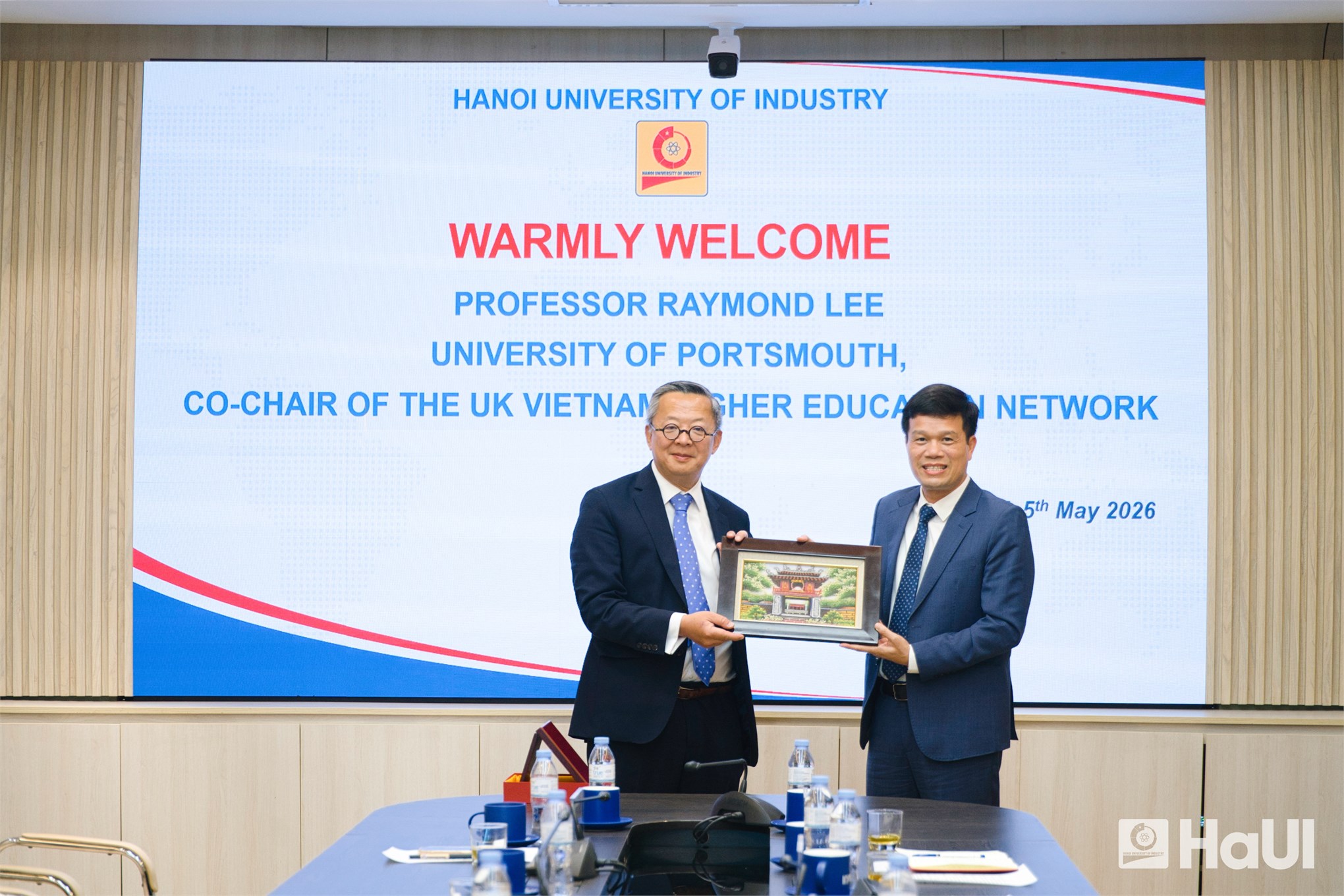 Đại học Công nghiệp Hà Nội và Đại học Portsmouth (Anh Quốc) mở rộng không gian hợp tác nghiên cứu học thuật