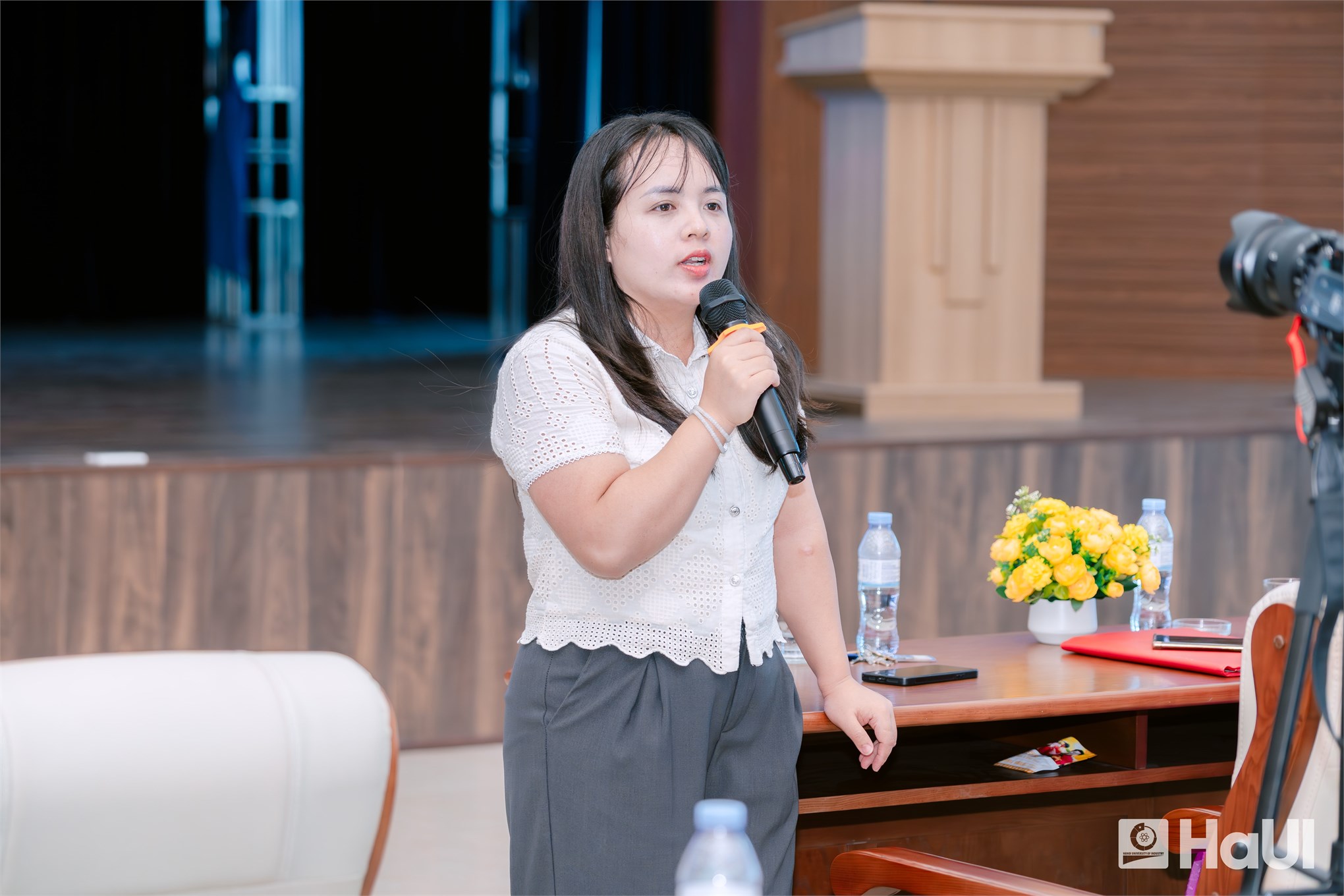 Sinh viên Khoa Công nghệ May và Thiết kế thời trang: Workshop cơ hội nghề nghiệp cùng Công ty Cổ phần Đầu tư Quốc tế Thagaco