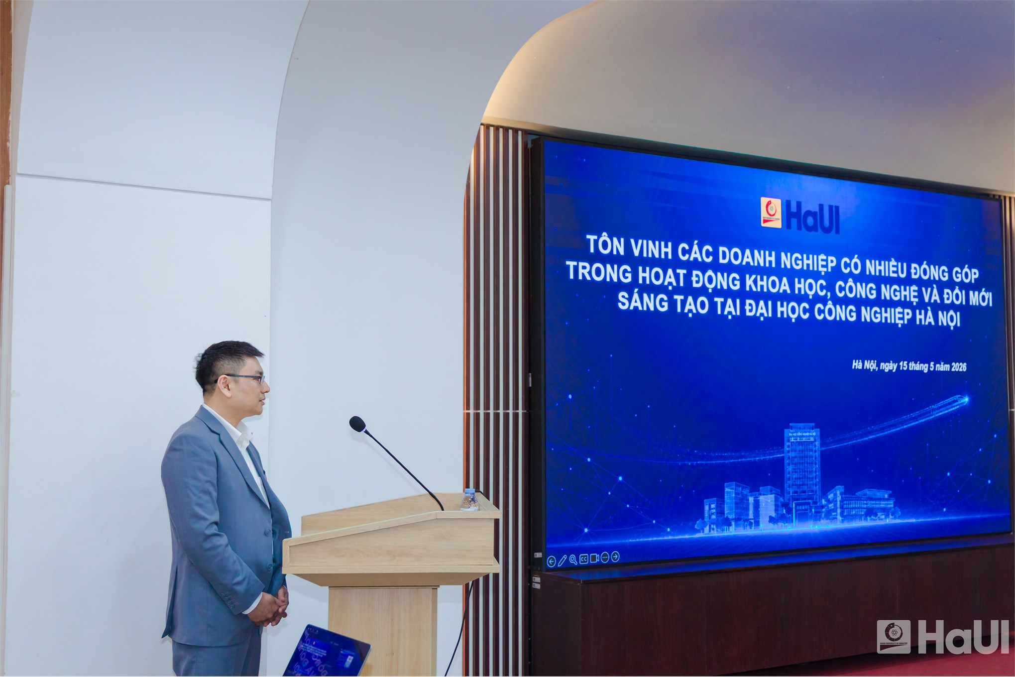 Kỷ niệm Ngày Khoa học và Công nghệ Việt Nam: HaUI tôn vinh các nhà khoa học và doanh nghiệp với nhiều đóng góp xuất sắc