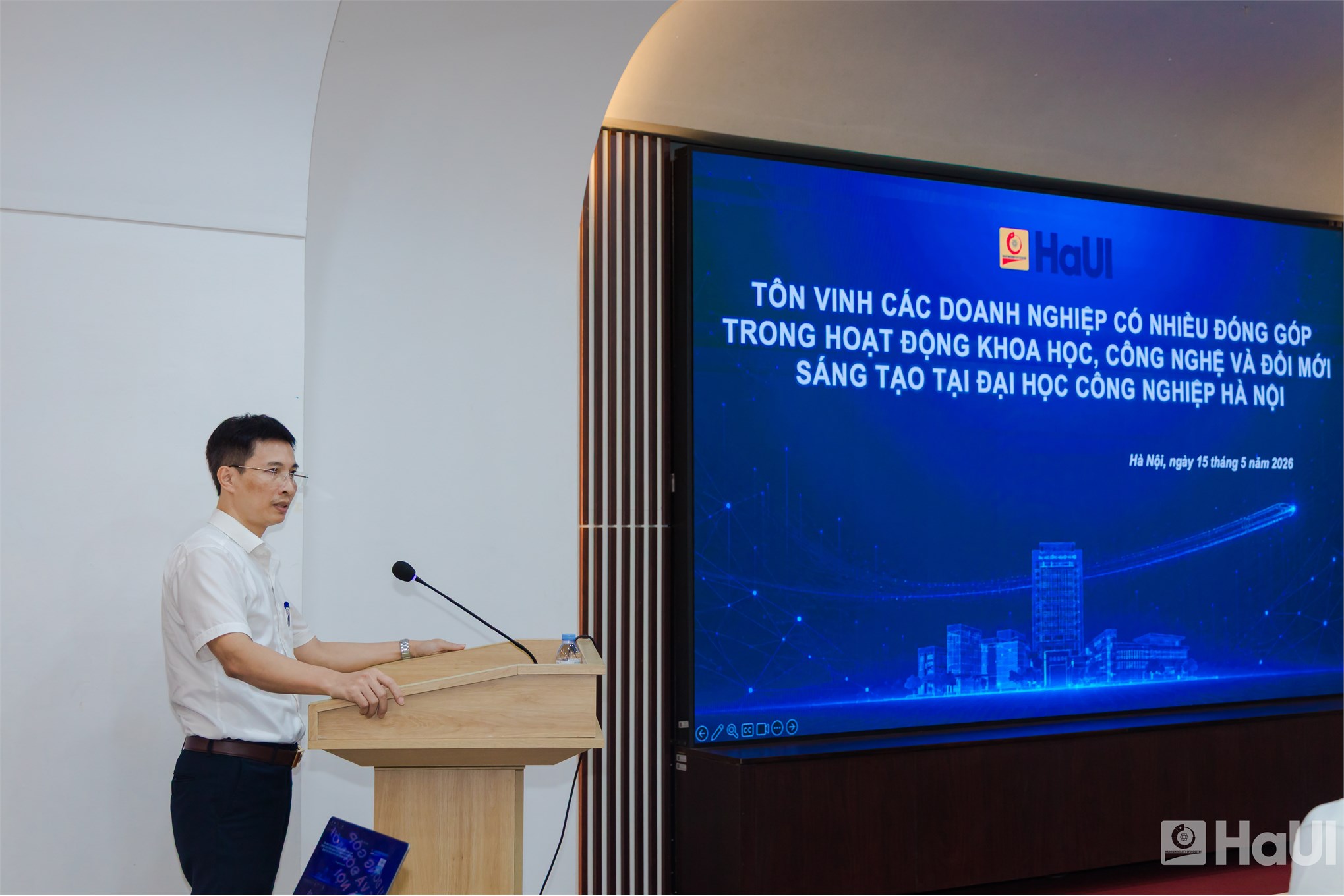 Kỷ niệm Ngày Khoa học và Công nghệ Việt Nam: HaUI tôn vinh các nhà khoa học và doanh nghiệp với nhiều đóng góp xuất sắc