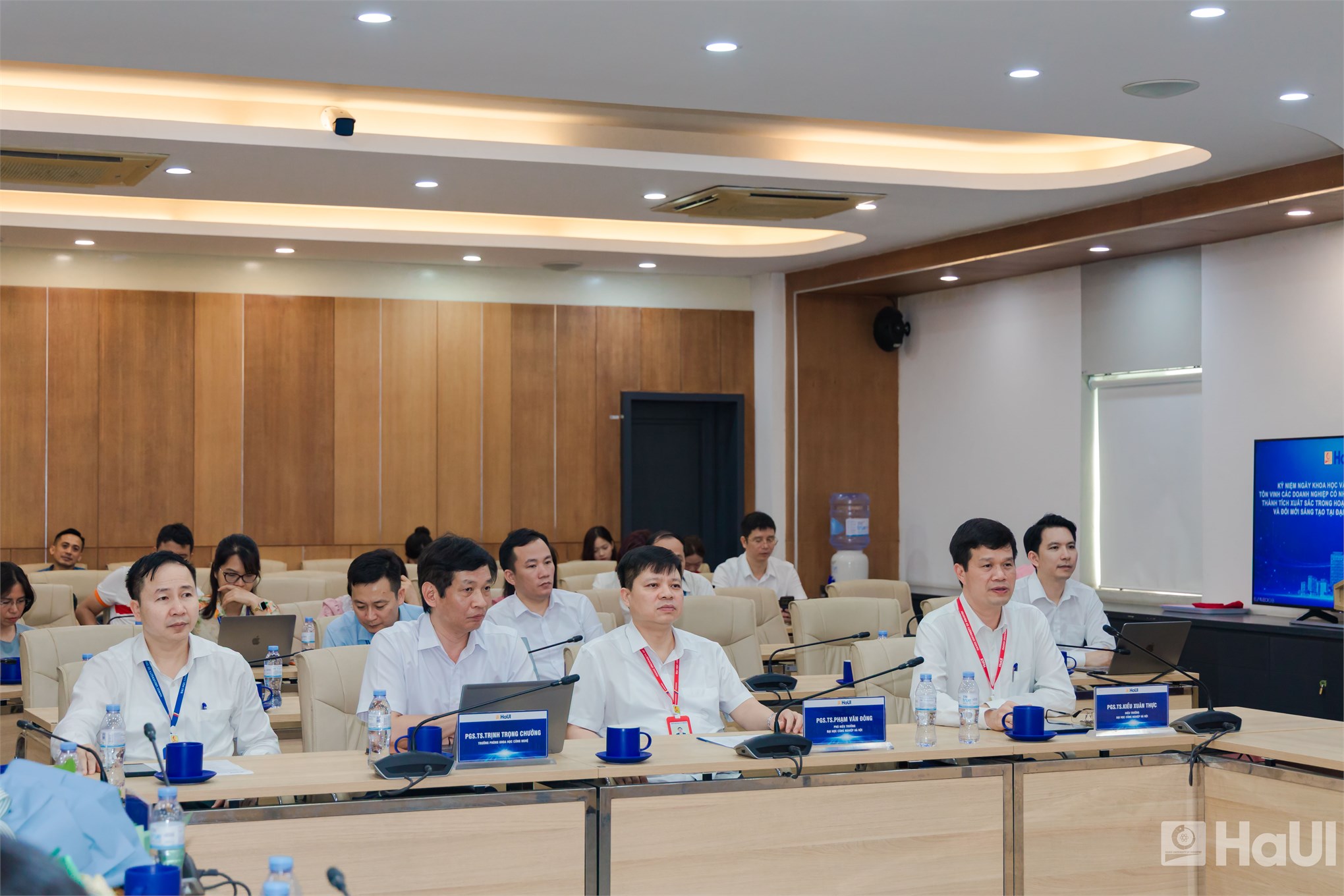 Kỷ niệm Ngày Khoa học và Công nghệ Việt Nam: HaUI tôn vinh các nhà khoa học và doanh nghiệp với nhiều đóng góp xuất sắc