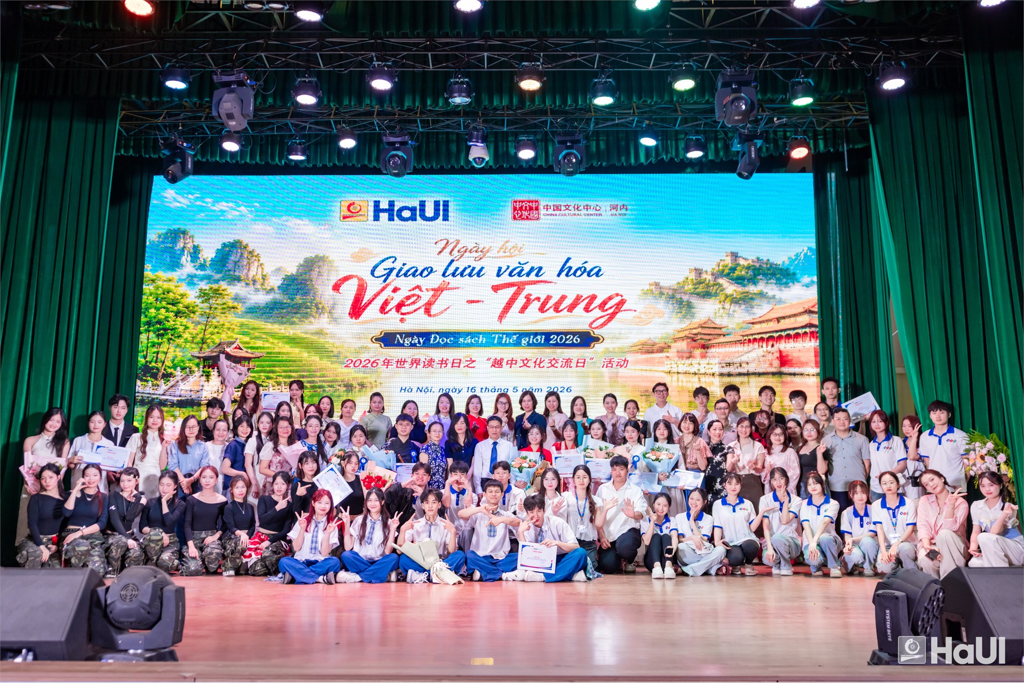 Rực rỡ sắc màu giao lưu văn hóa Việt - Trung: Nơi khát vọng tuổi trẻ hòa cùng không gian văn hóa đọc toàn cầu