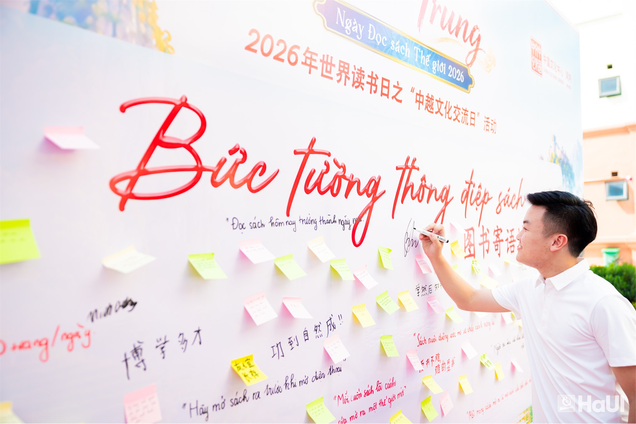 Rực rỡ sắc màu giao lưu văn hóa Việt - Trung: Nơi khát vọng tuổi trẻ hòa cùng không gian văn hóa đọc toàn cầu