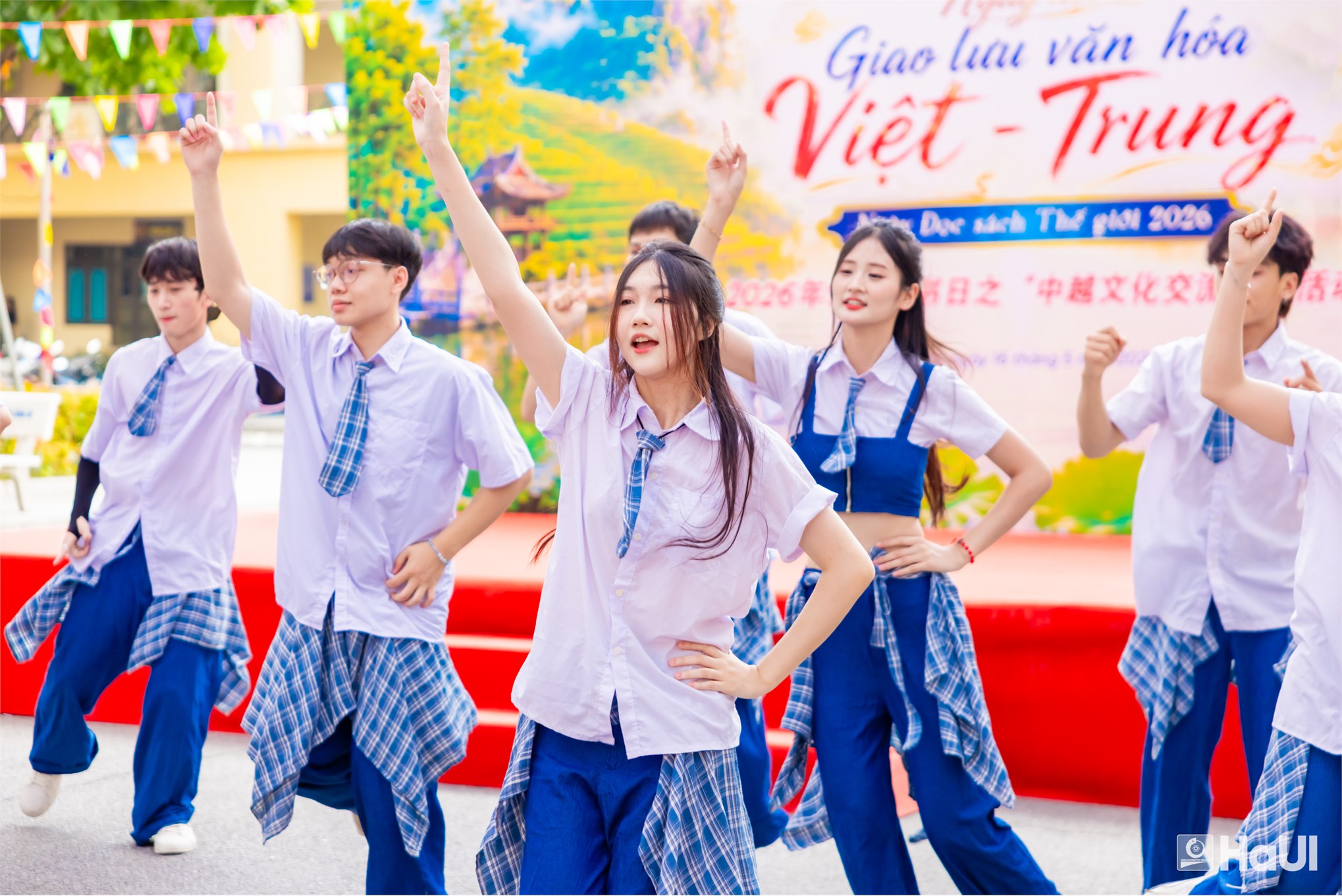 Rực rỡ sắc màu giao lưu văn hóa Việt - Trung: Nơi khát vọng tuổi trẻ hòa cùng không gian văn hóa đọc toàn cầu