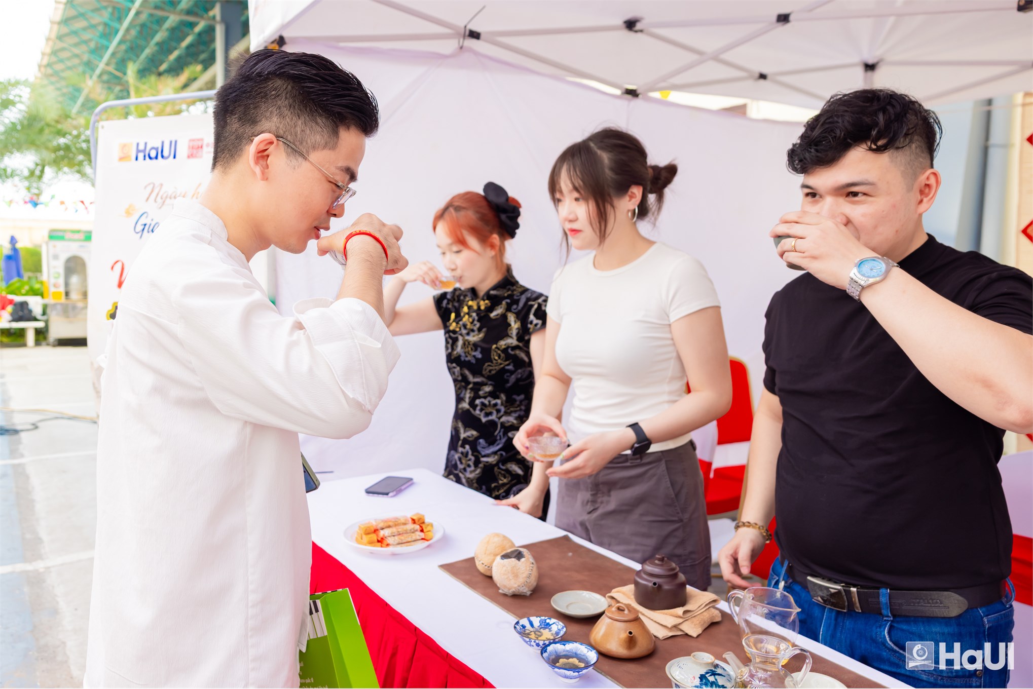 Rực rỡ sắc màu giao lưu văn hóa Việt - Trung: Nơi khát vọng tuổi trẻ hòa cùng không gian văn hóa đọc toàn cầu
