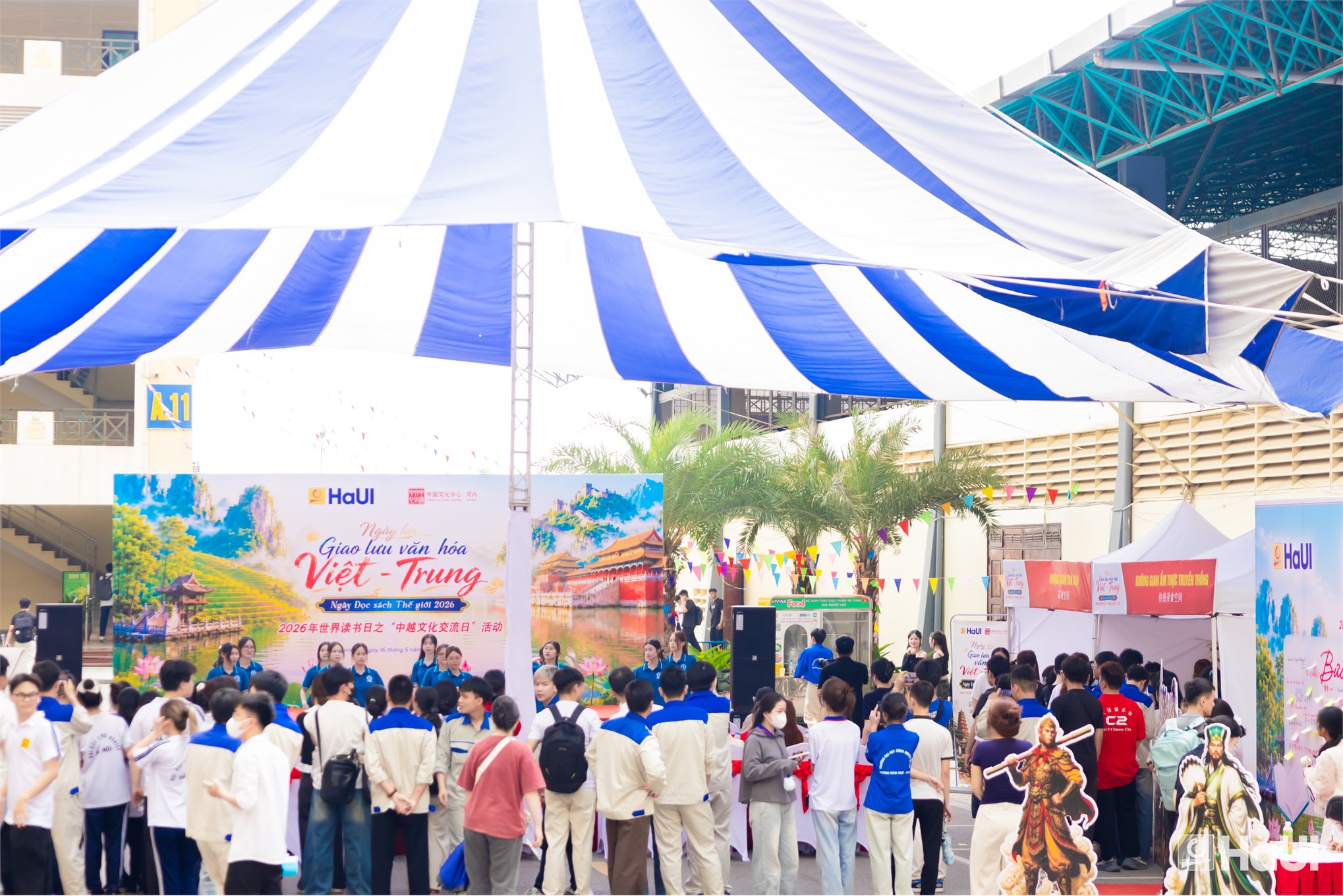 Rực rỡ sắc màu giao lưu văn hóa Việt - Trung: Nơi khát vọng tuổi trẻ hòa cùng không gian văn hóa đọc toàn cầu