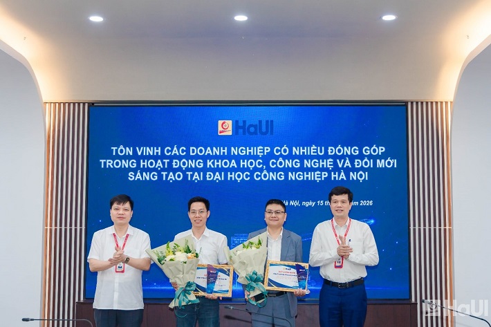 [tapchicongthuong] Đại học công nghiệp Hà Nội thúc đẩy nghiên cứu thực chất, gắn khoa học công nghệ với doanh nghiệp