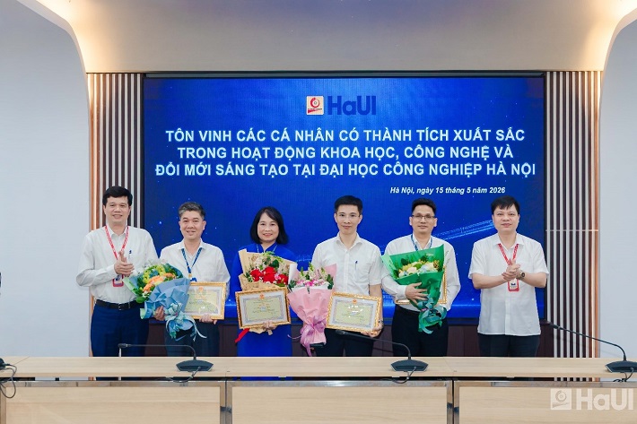 [tapchicongthuong] Đại học công nghiệp Hà Nội thúc đẩy nghiên cứu thực chất, gắn khoa học công nghệ với doanh nghiệp