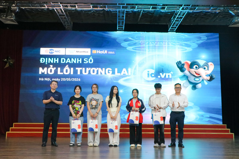 [nhanhoa] “Định danh số - Mở lối tương lai” cho sinh viên HaUI