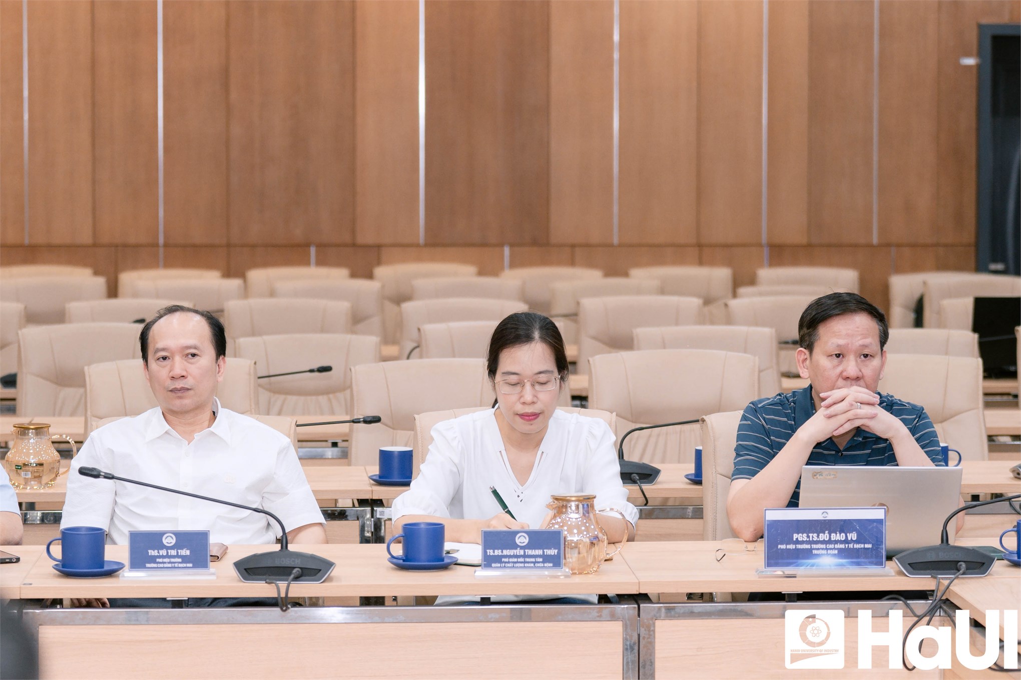 Đoàn công tác Bệnh viện Bạch Mai thăm và làm việc tại Đại học Công nghiệp Hà Nội: Chia sẻ kinh nghiệm xây dựng mô hình quản trị số