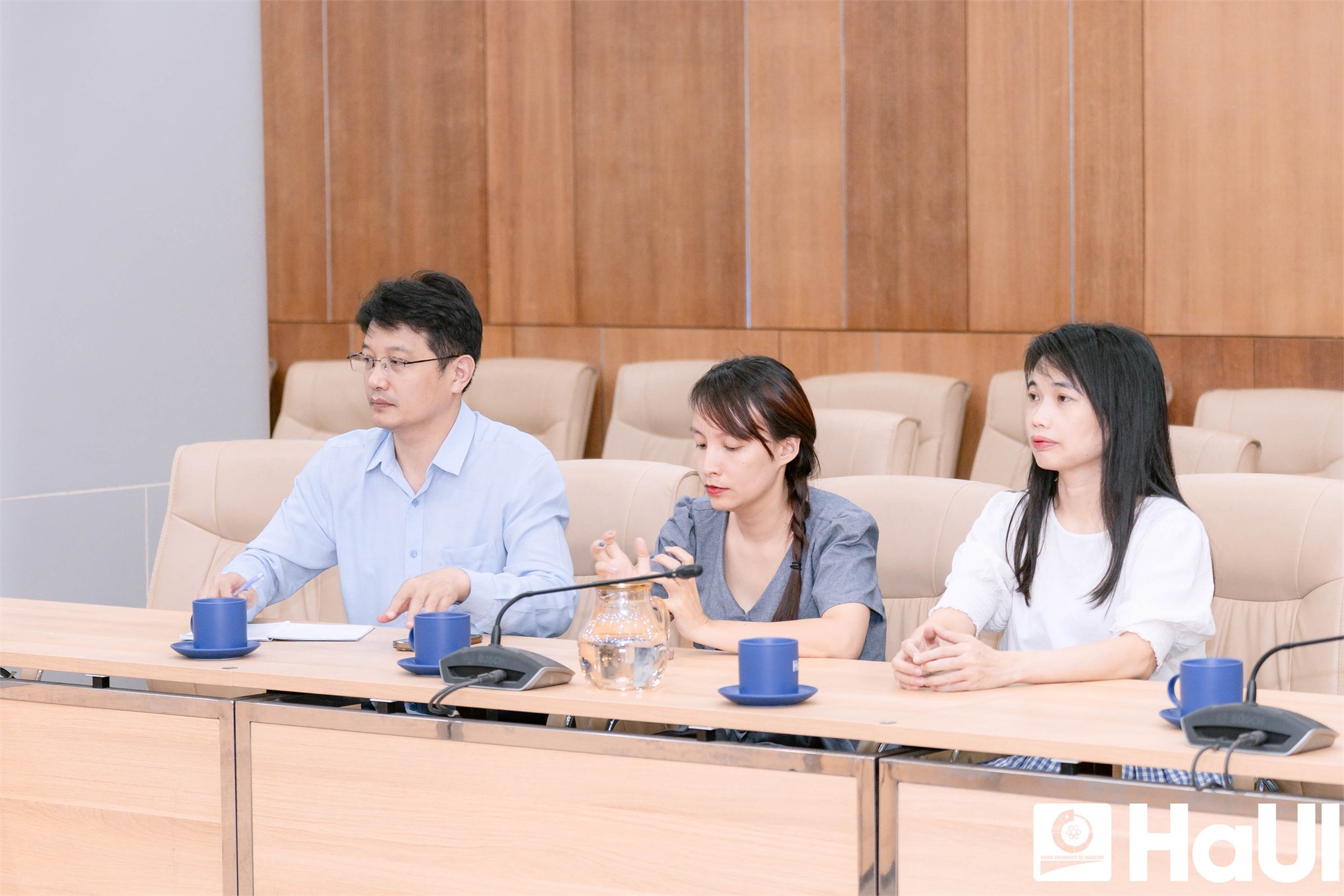 Đoàn công tác Bệnh viện Bạch Mai thăm và làm việc tại Đại học Công nghiệp Hà Nội: Chia sẻ kinh nghiệm xây dựng mô hình quản trị số