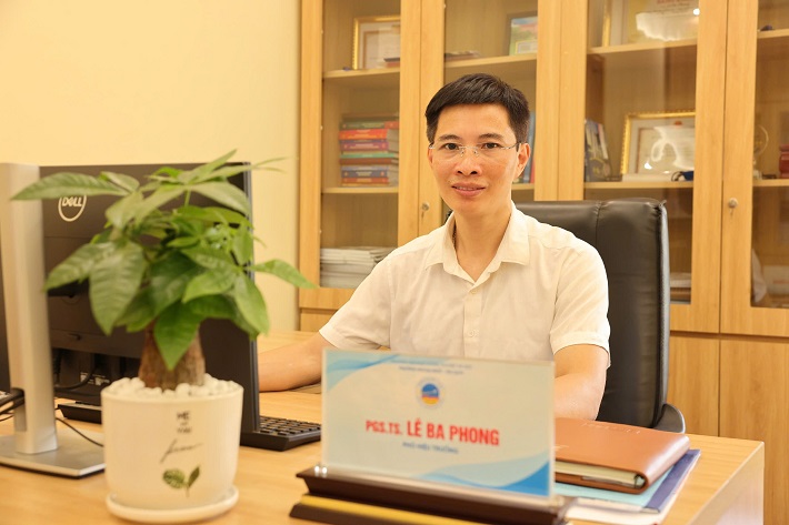 [tapchicongthuong] PGS.TS. Lê Ba Phong: Lao động học thuật cần đam mê, kỷ luật và môi trường khai phóng