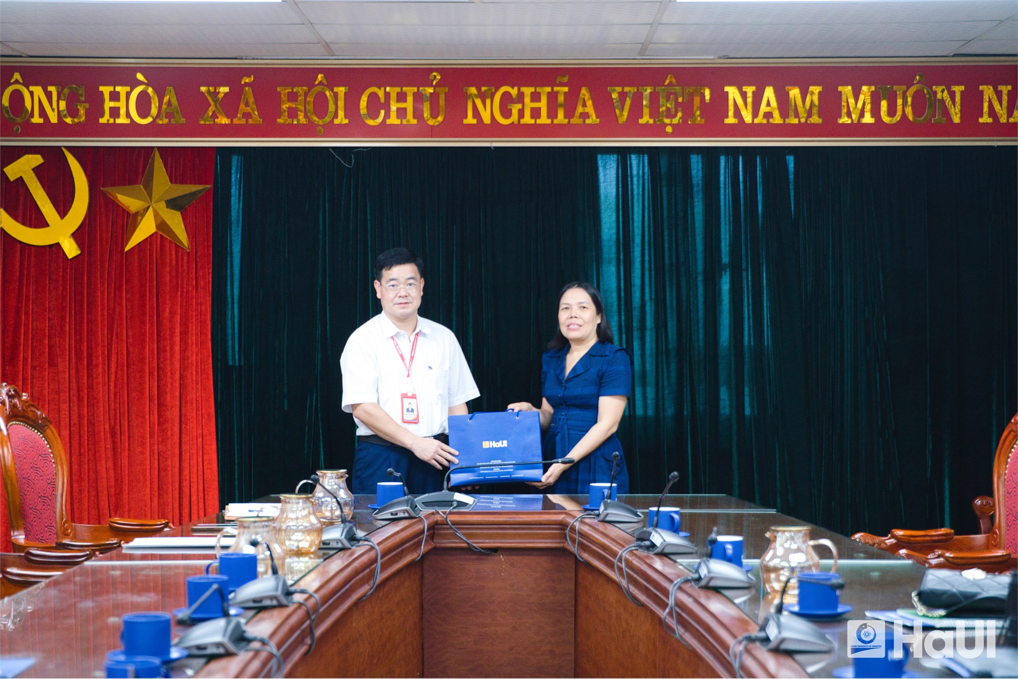 HaUI làm việc với đoàn giám sát y tế thành phố: Ưu tiên môi trường học đường an toàn cho hơn 30.000 người học