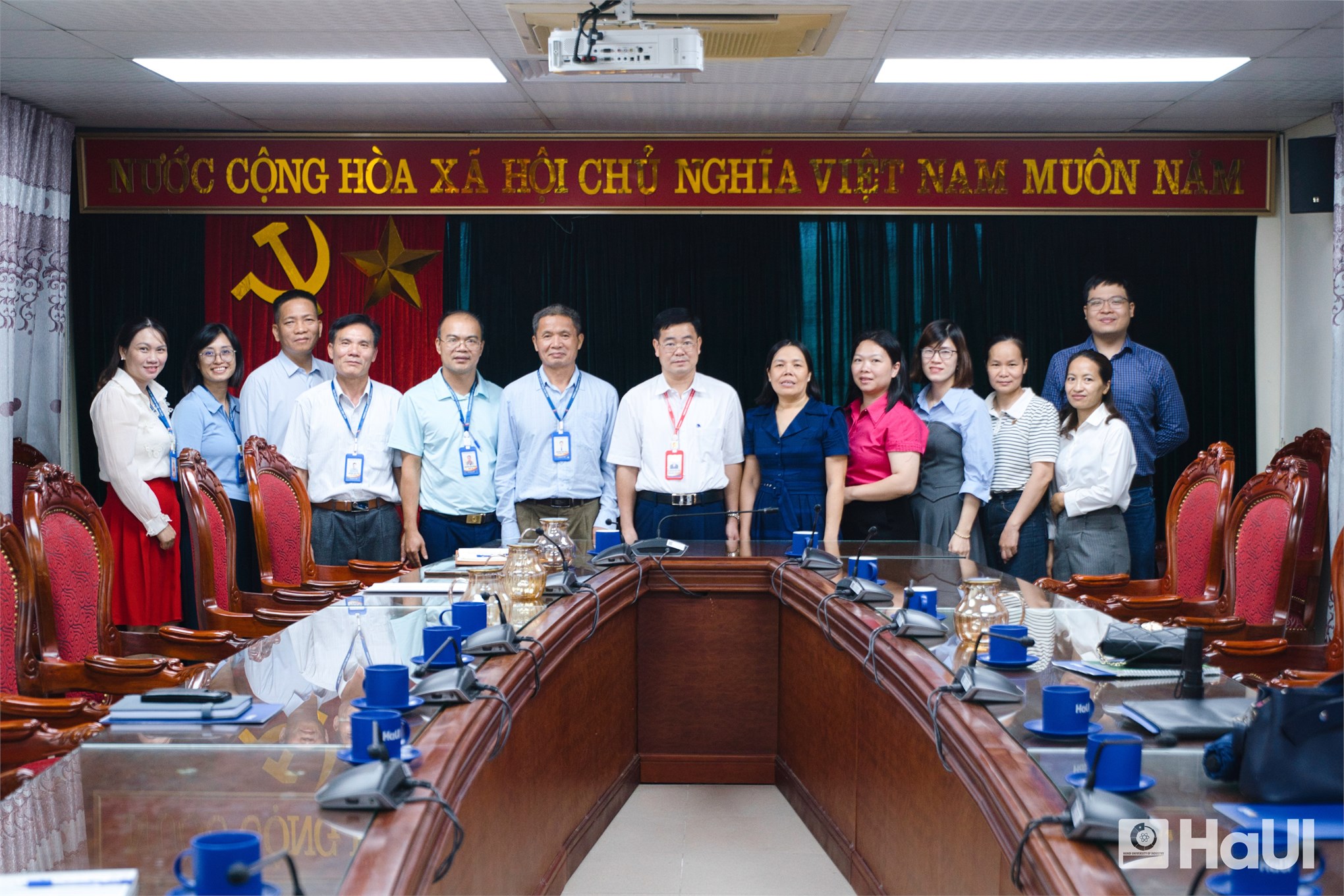 HaUI làm việc với đoàn giám sát y tế thành phố: Ưu tiên môi trường học đường an toàn cho hơn 30.000 người học