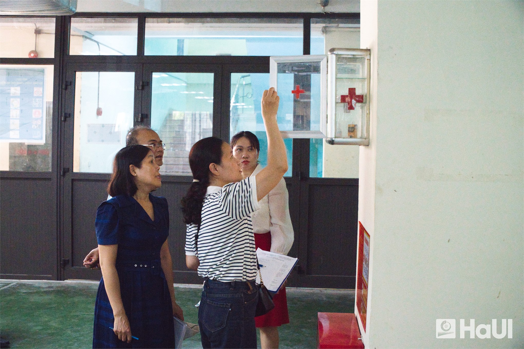 HaUI làm việc với đoàn giám sát y tế thành phố: Ưu tiên môi trường học đường an toàn cho hơn 30.000 người học