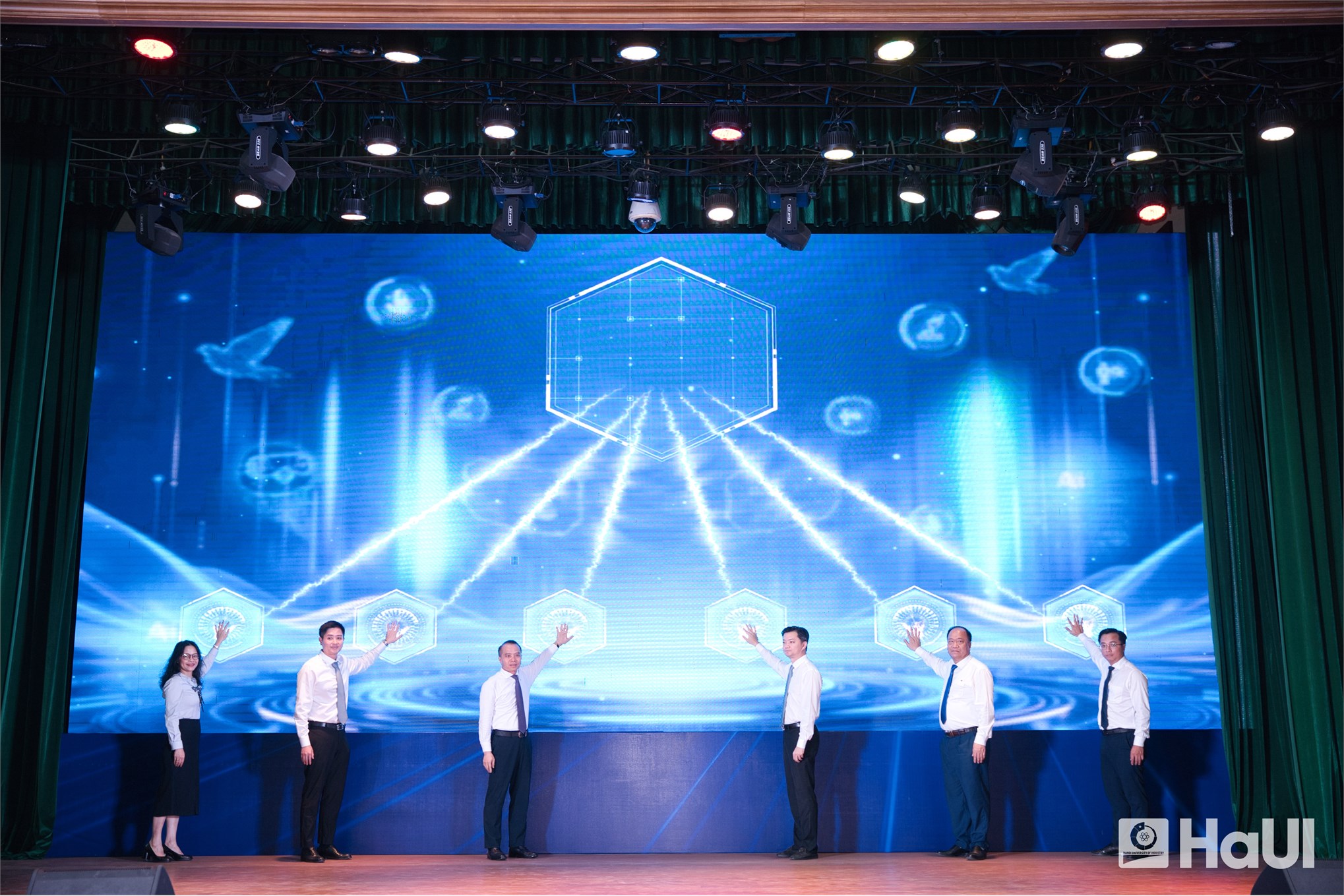 Khai mạc cuộc thi “Vietnamese Student HackAIthon 2026”: Khơi dậy tinh thần làm chủ AI của sinh viên Việt Nam