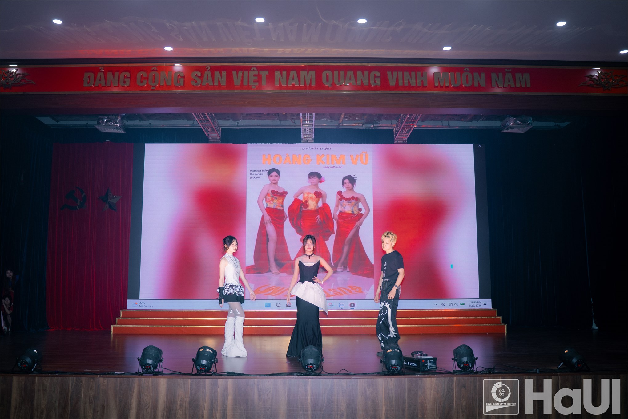 Đồ án cuối cùng, bộ sưu tập đầu tiên: Dấu mốc trưởng thành của sinh viên Khoa Công nghệ May và Thiết kế Thời trang