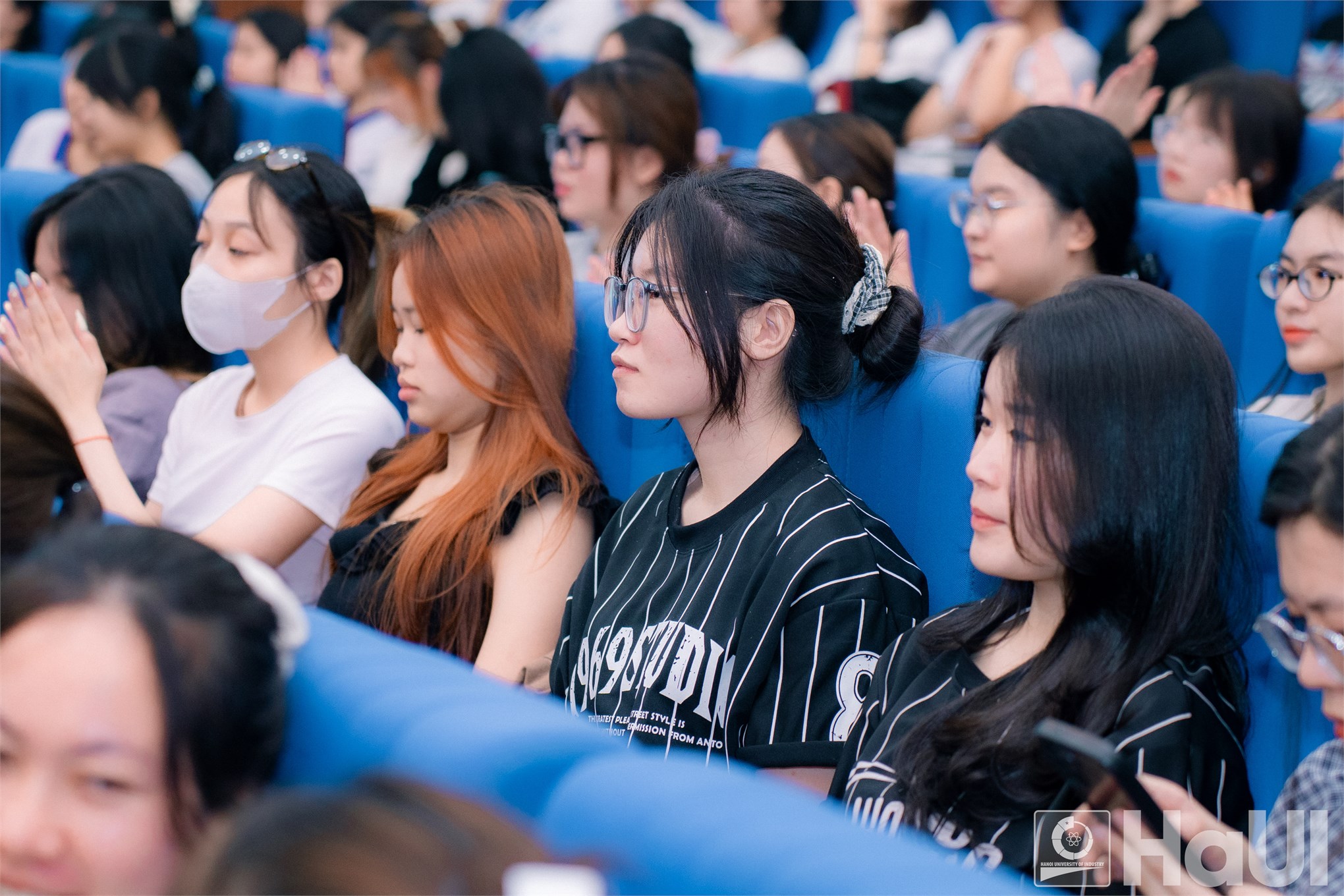 Đồ án cuối cùng, bộ sưu tập đầu tiên: Dấu mốc trưởng thành của sinh viên Khoa Công nghệ May và Thiết kế Thời trang