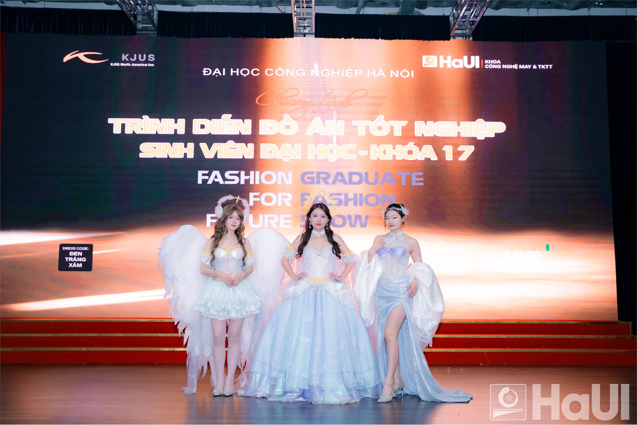 Đồ án cuối cùng, bộ sưu tập đầu tiên: Dấu mốc trưởng thành của sinh viên Khoa Công nghệ May và Thiết kế Thời trang
