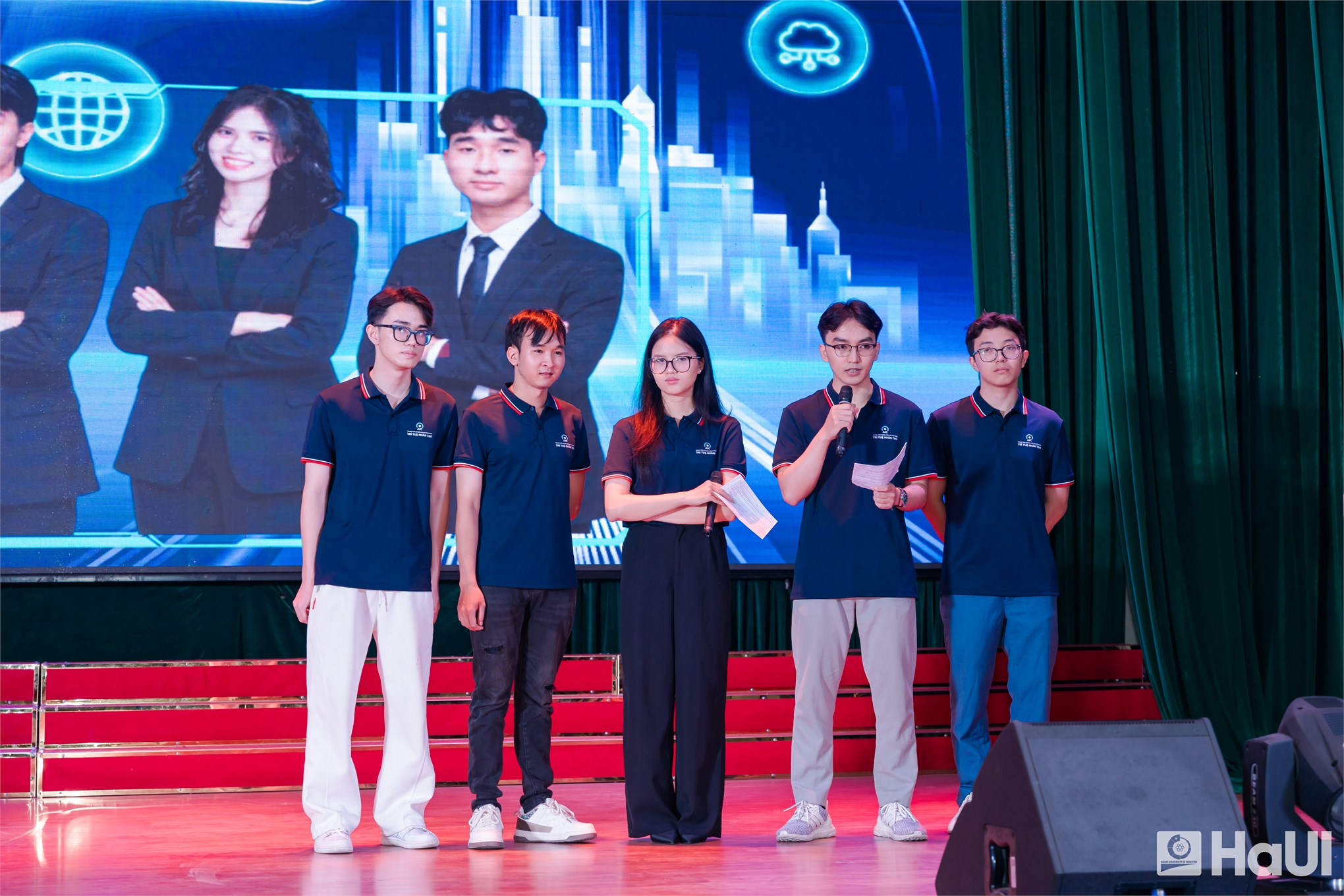 Dự án robot hỗ trợ người khiếm thị đạt giải Nhất cuộc thi “Thử thách lập nghiệp” HaUI lần thứ VII
