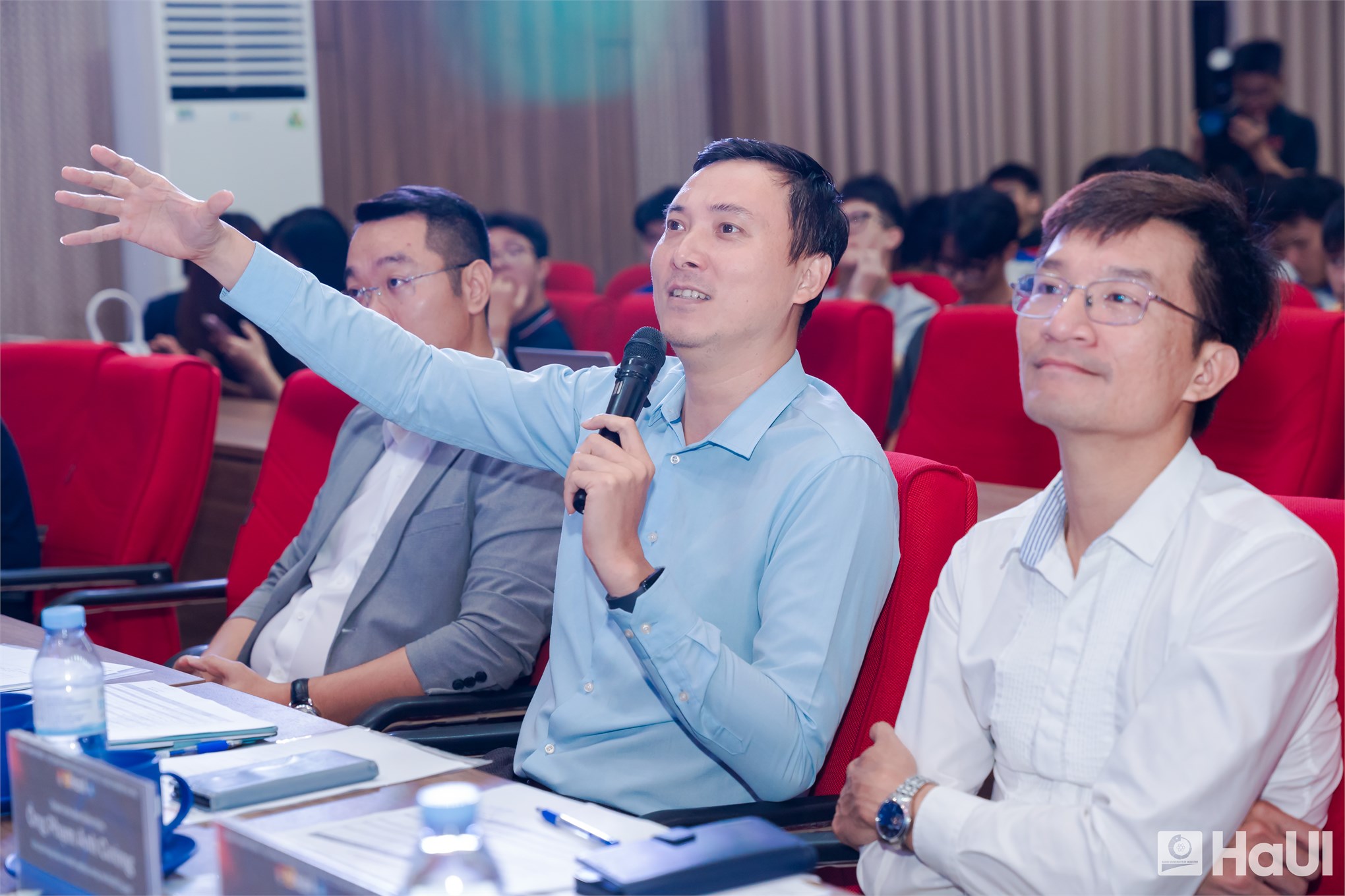 Dự án robot hỗ trợ người khiếm thị đạt giải Nhất cuộc thi “Thử thách lập nghiệp” HaUI lần thứ VII