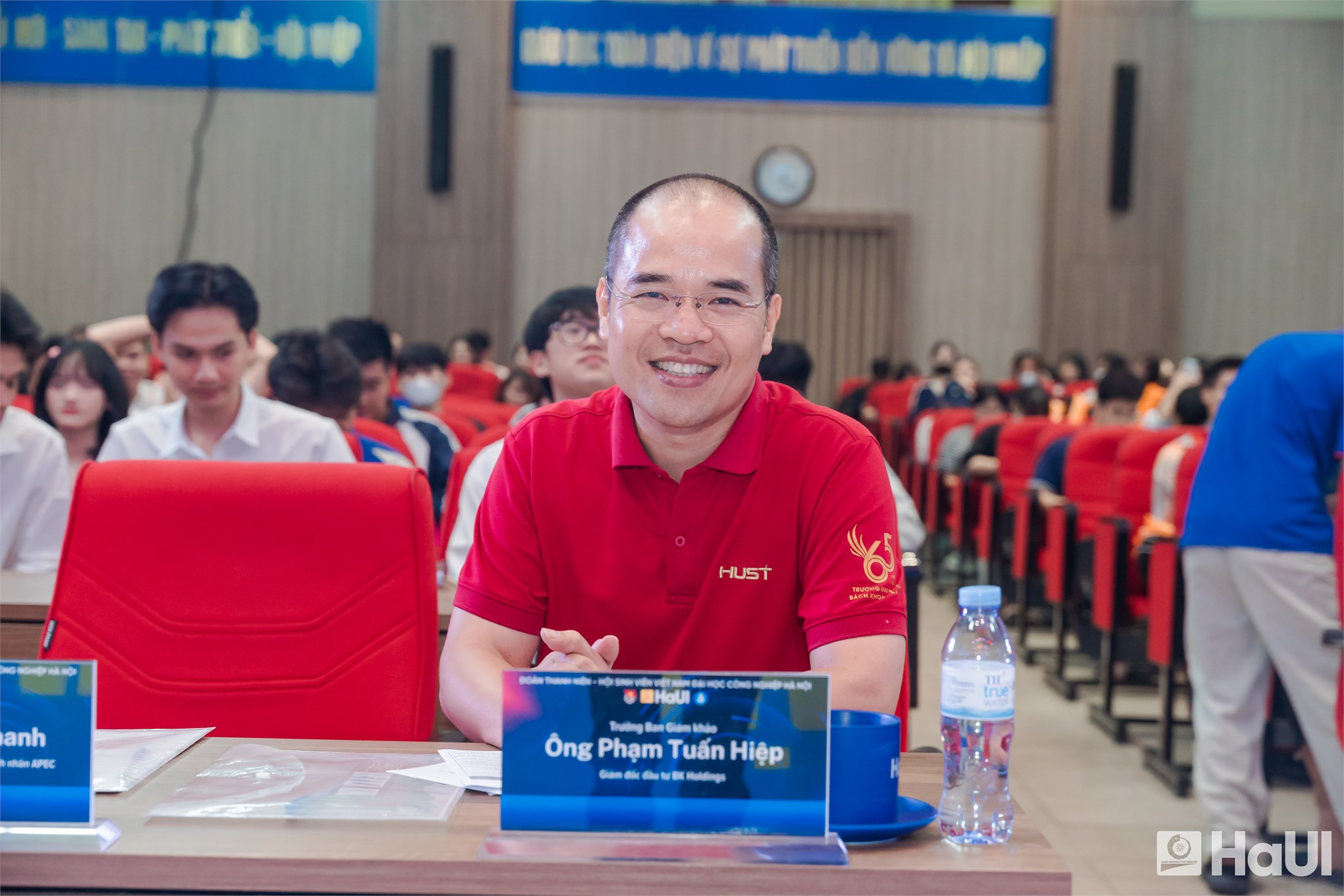 Dự án robot hỗ trợ người khiếm thị đạt giải Nhất cuộc thi “Thử thách lập nghiệp” HaUI lần thứ VII