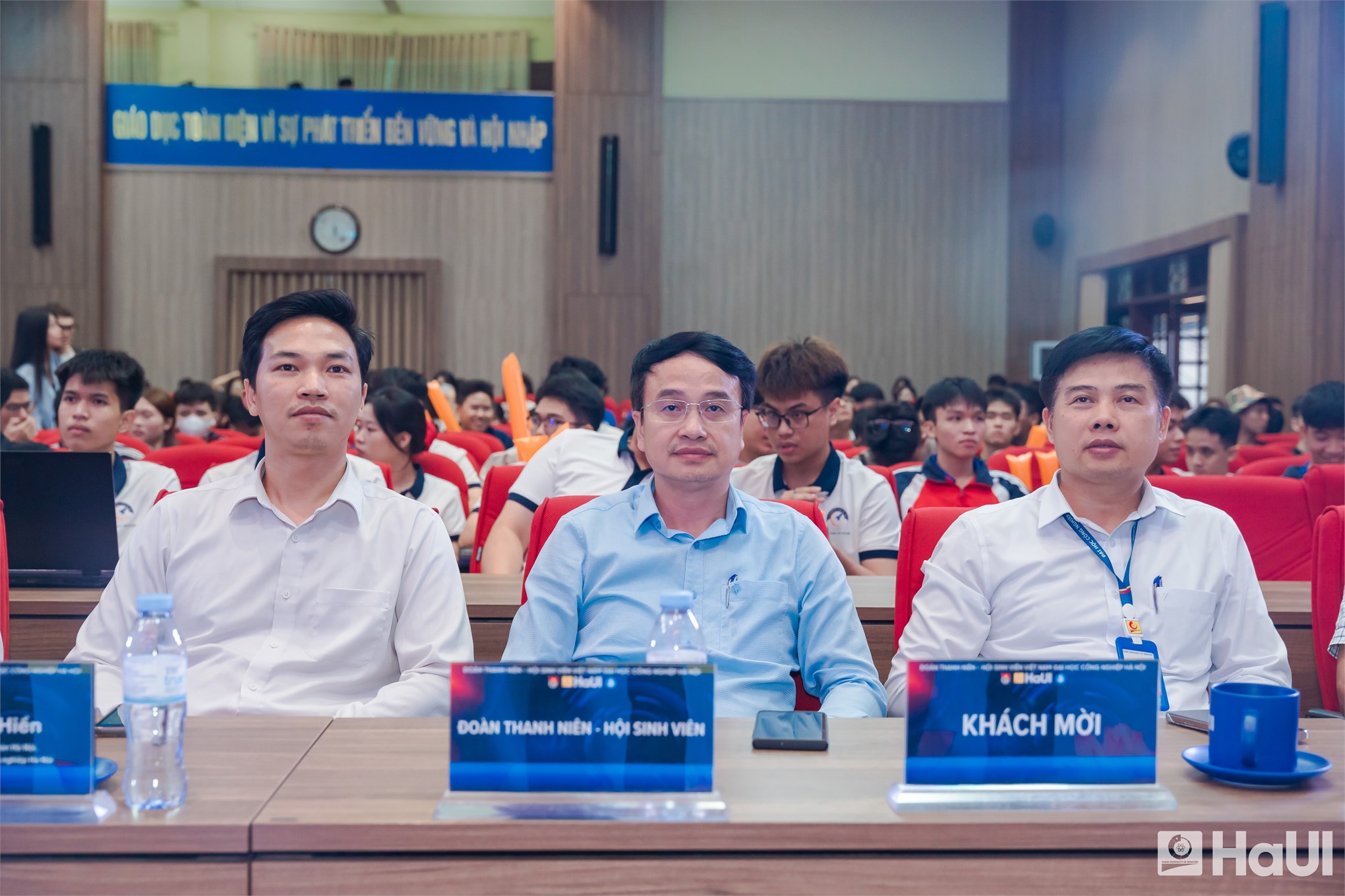 Dự án robot hỗ trợ người khiếm thị đạt giải Nhất cuộc thi “Thử thách lập nghiệp” HaUI lần thứ VII