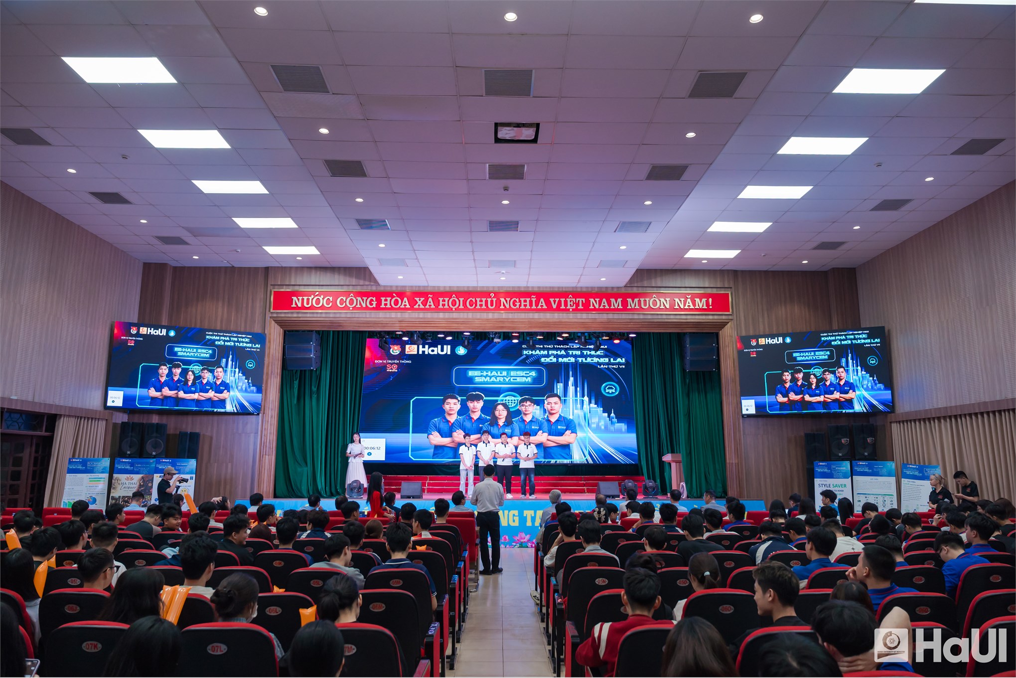 Dự án robot hỗ trợ người khiếm thị đạt giải Nhất cuộc thi “Thử thách lập nghiệp” HaUI lần thứ VII