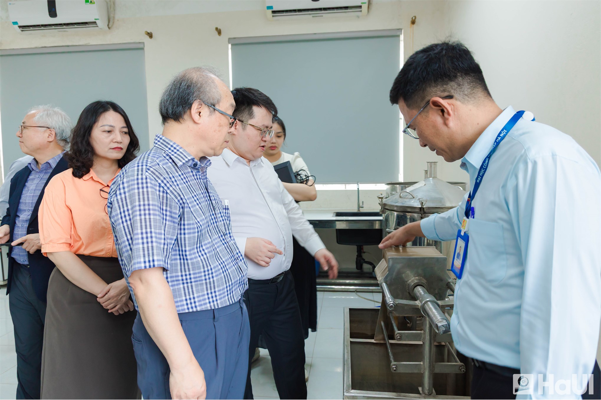 Mở rộng cơ hội việc làm tại Hàn Quốc cho sinh viên khoa Công nghệ Hóa