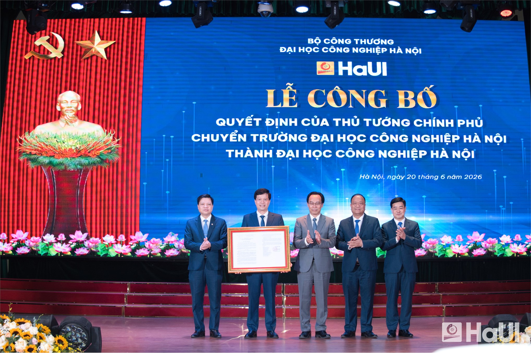 Bộ trưởng Bộ Công Thương Lê Mạnh Hùng: Đại học không chỉ là nơi đào tạo nhân lực, mà phải là nơi tạo ra tri thức mới, công nghệ mới, phương thức quản trị mới và giá trị mới cho xã hội
