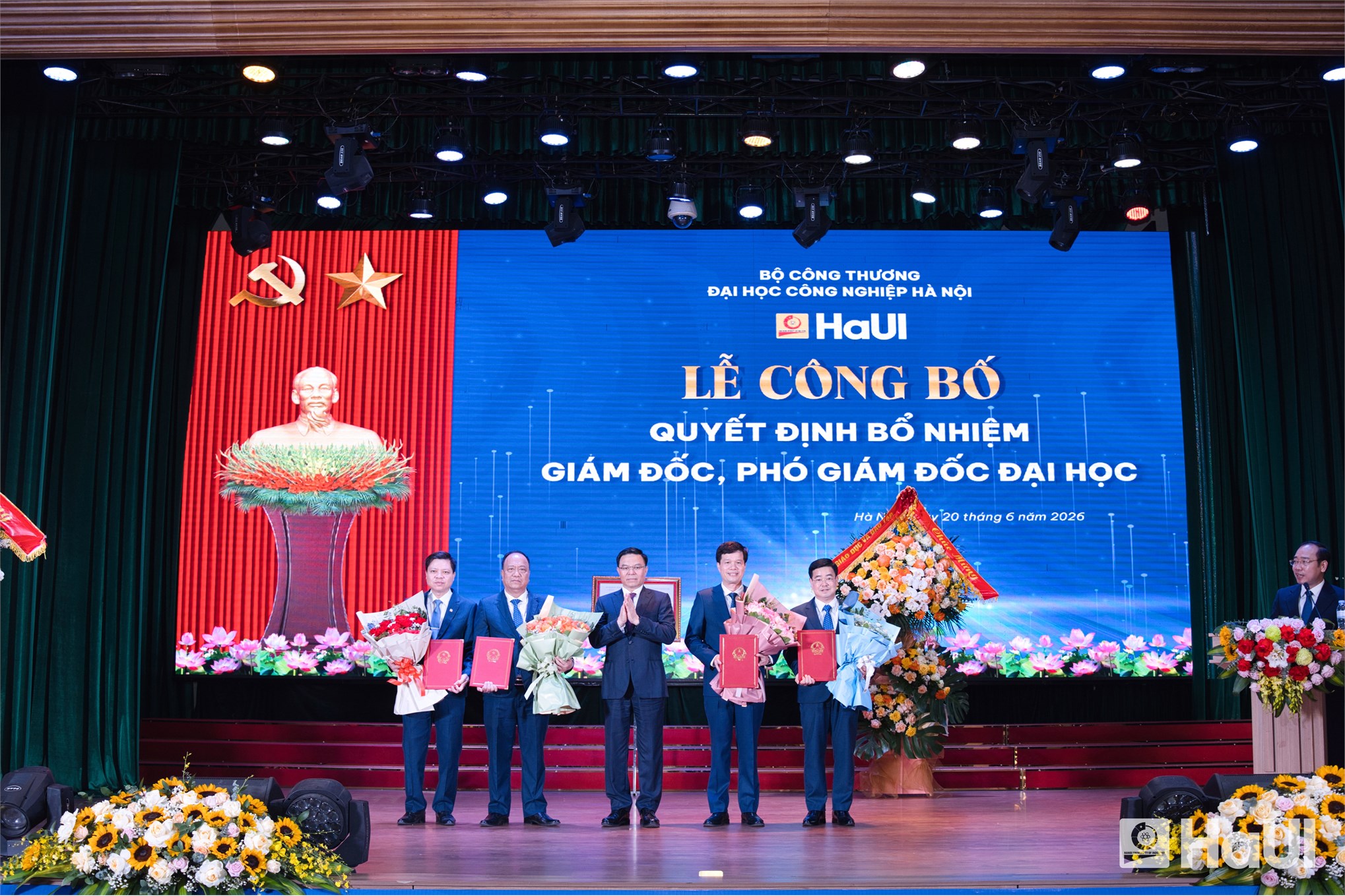 Bộ trưởng Bộ Công Thương Lê Mạnh Hùng: Đại học không chỉ là nơi đào tạo nhân lực, mà phải là nơi tạo ra tri thức mới, công nghệ mới, phương thức quản trị mới và giá trị mới cho xã hội