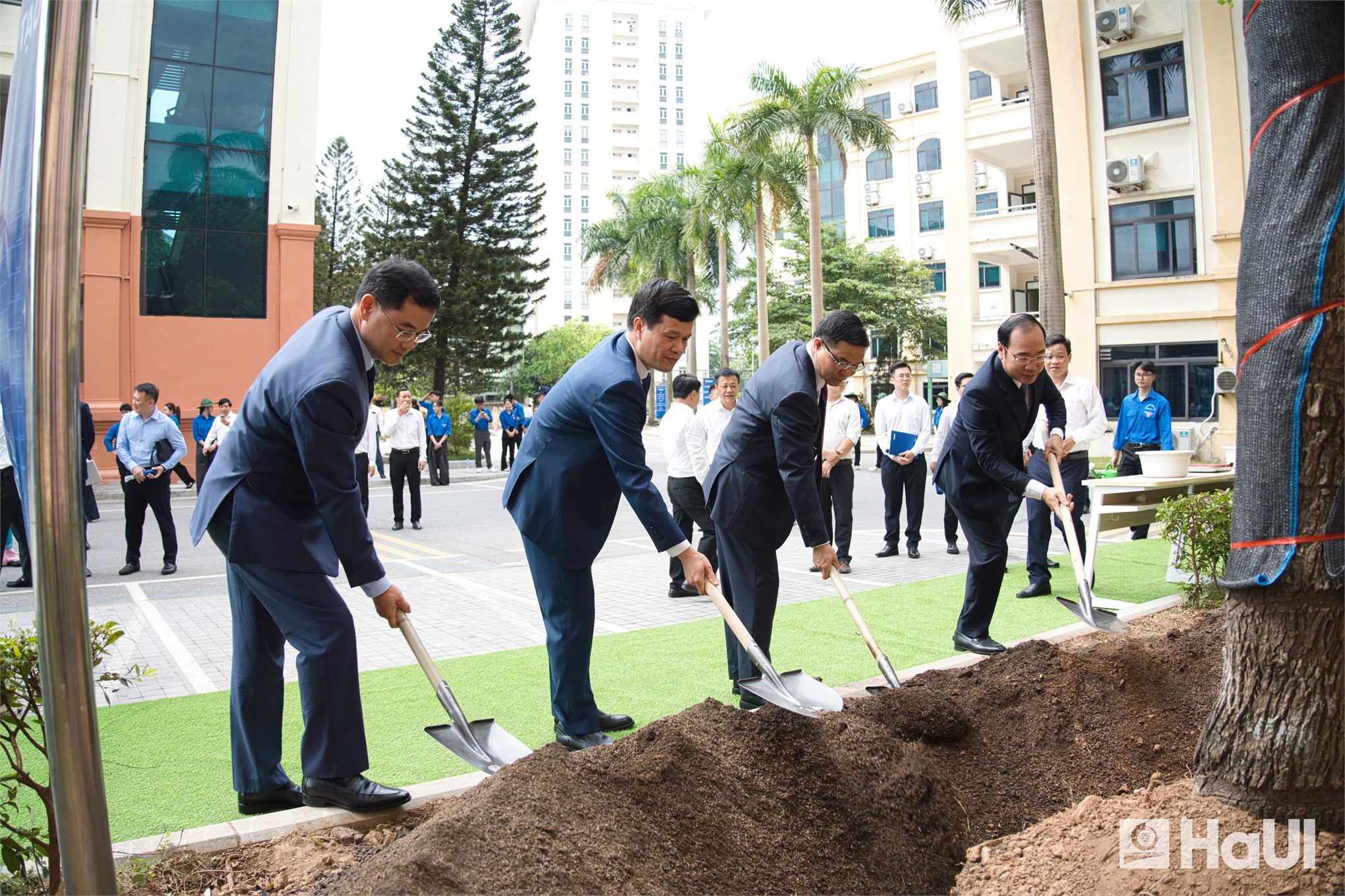 Bộ trưởng Bộ Công Thương Lê Mạnh Hùng: Đại học không chỉ là nơi đào tạo nhân lực, mà phải là nơi tạo ra tri thức mới, công nghệ mới, phương thức quản trị mới và giá trị mới cho xã hội