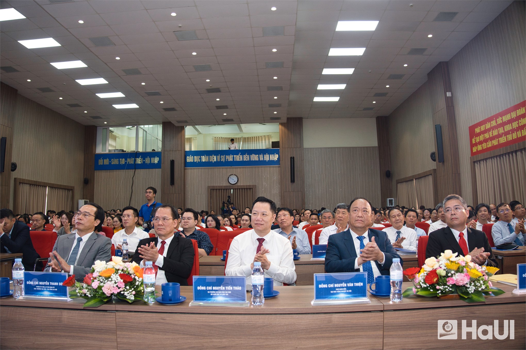 Bộ trưởng Bộ Công Thương Lê Mạnh Hùng: Đại học không chỉ là nơi đào tạo nhân lực, mà phải là nơi tạo ra tri thức mới, công nghệ mới, phương thức quản trị mới và giá trị mới cho xã hội