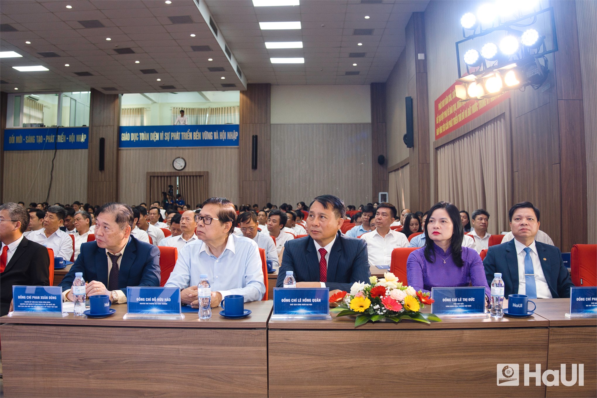 Bộ trưởng Bộ Công Thương Lê Mạnh Hùng: Đại học không chỉ là nơi đào tạo nhân lực, mà phải là nơi tạo ra tri thức mới, công nghệ mới, phương thức quản trị mới và giá trị mới cho xã hội
