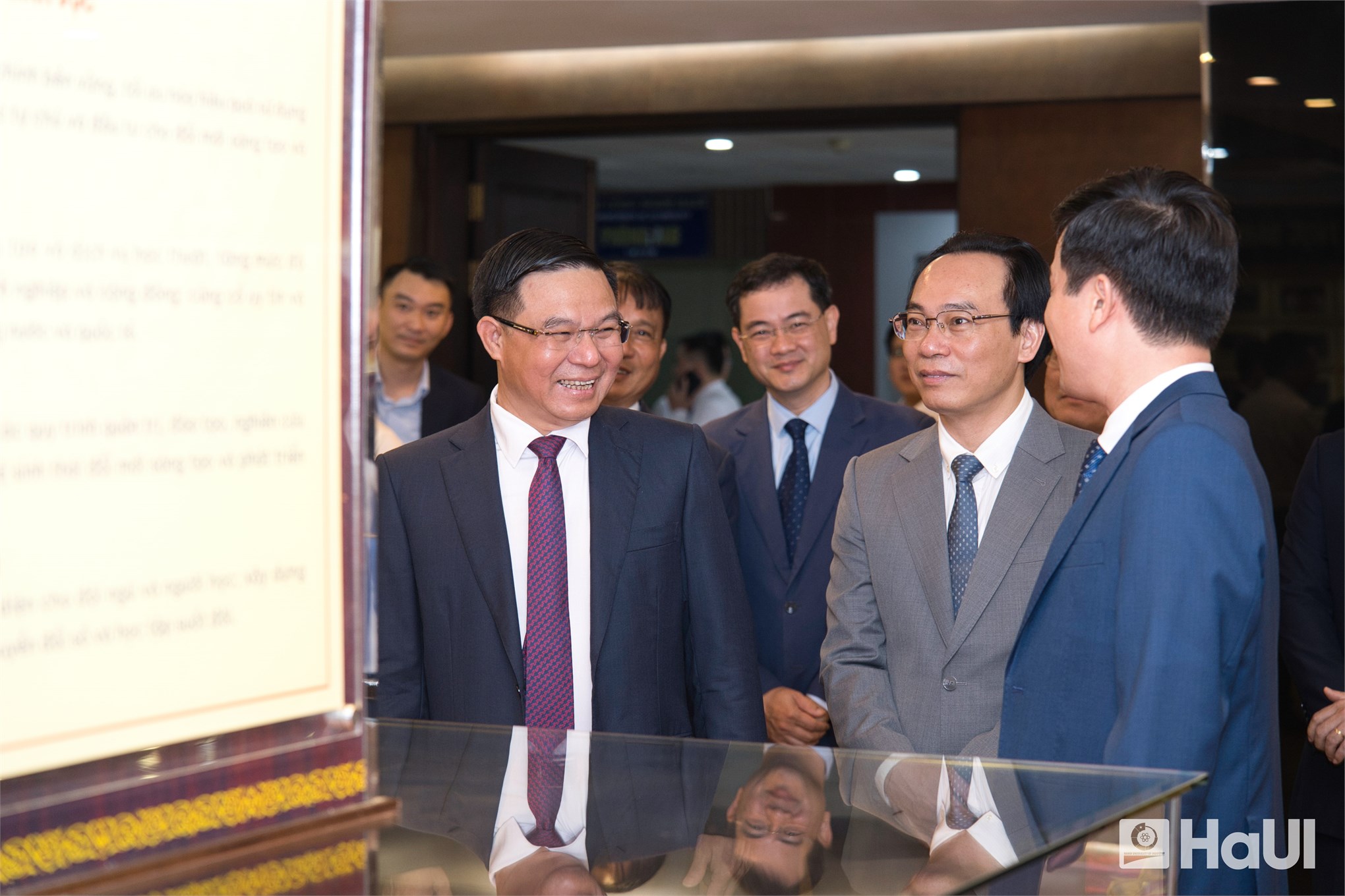 Bộ trưởng Bộ Công Thương Lê Mạnh Hùng: Đại học không chỉ là nơi đào tạo nhân lực, mà phải là nơi tạo ra tri thức mới, công nghệ mới, phương thức quản trị mới và giá trị mới cho xã hội