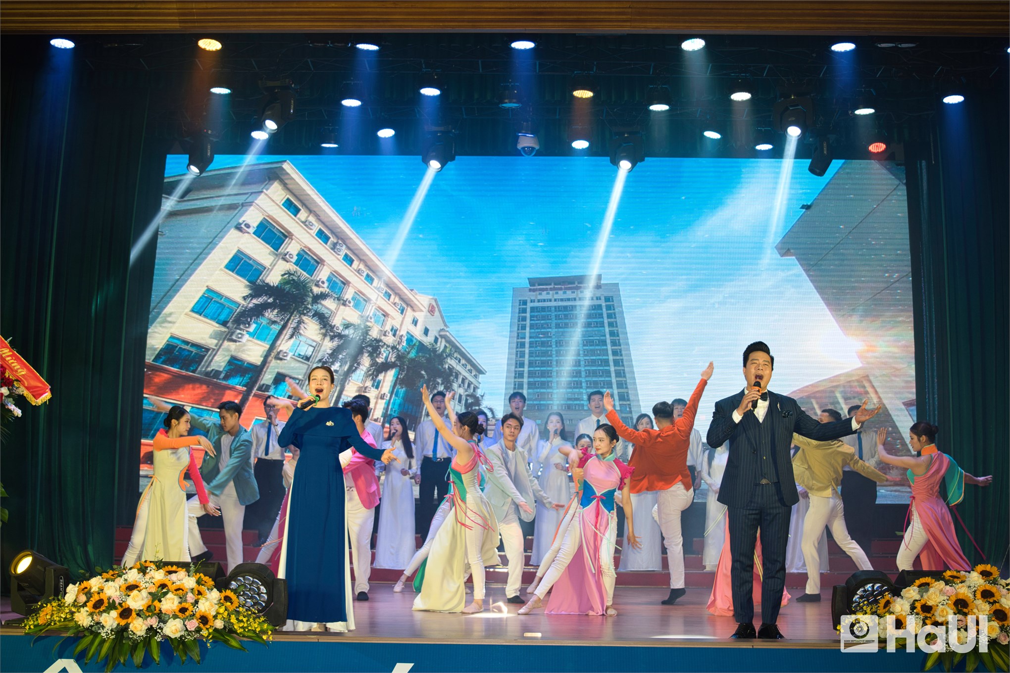 Bộ trưởng Bộ Công Thương Lê Mạnh Hùng: Đại học không chỉ là nơi đào tạo nhân lực, mà phải là nơi tạo ra tri thức mới, công nghệ mới, phương thức quản trị mới và giá trị mới cho xã hội