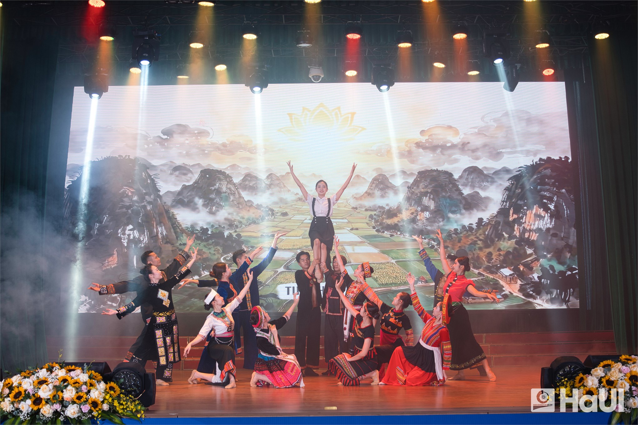 Bộ trưởng Bộ Công Thương Lê Mạnh Hùng: Đại học không chỉ là nơi đào tạo nhân lực, mà phải là nơi tạo ra tri thức mới, công nghệ mới, phương thức quản trị mới và giá trị mới cho xã hội