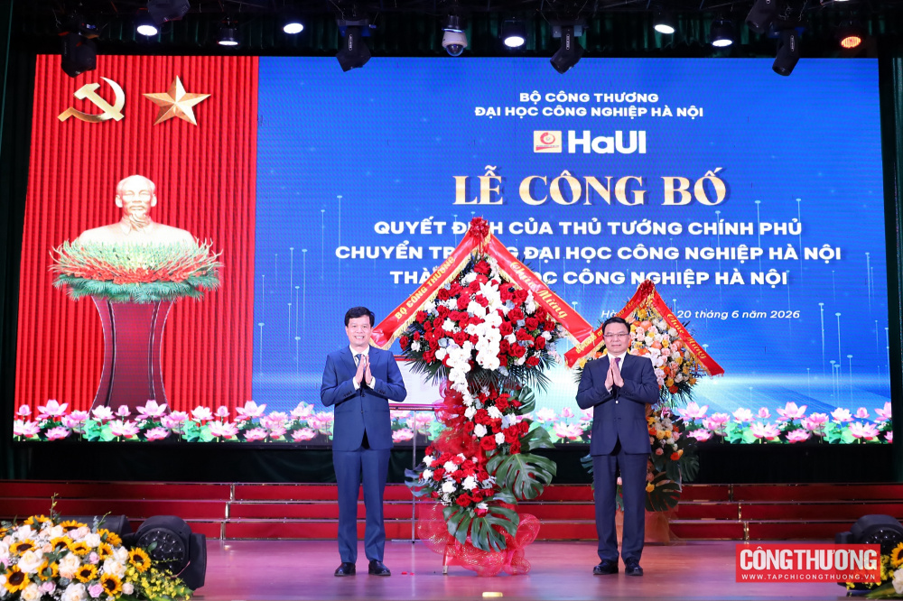 [tapchicongthuong] Đại học Công nghiệp Hà Nội bước vào giai đoạn phát triển mới sau quyết định chuyển đổi mô hình