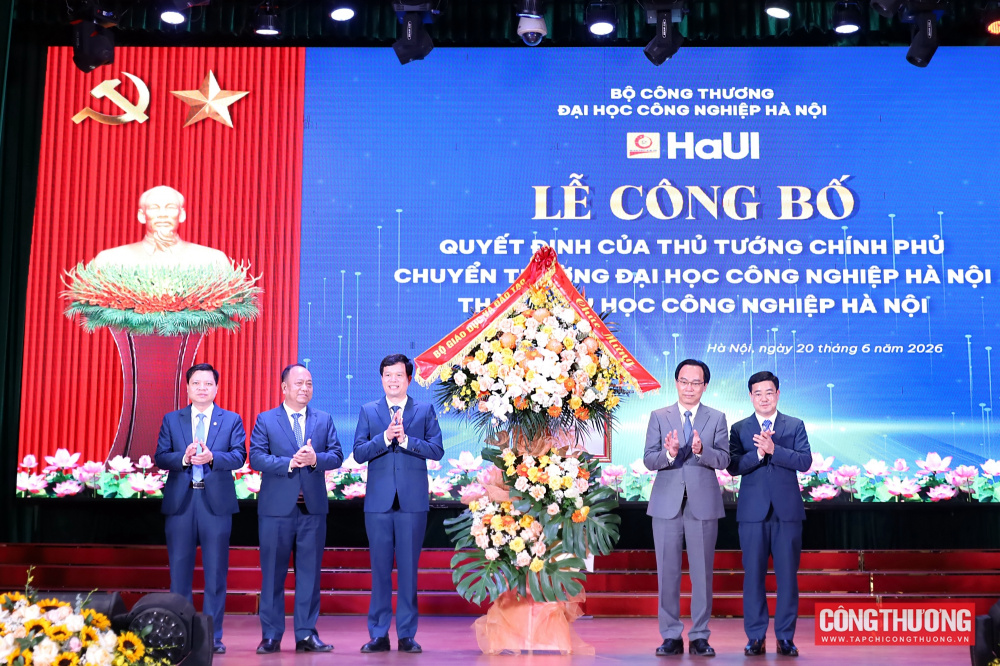 [tapchicongthuong] Đại học Công nghiệp Hà Nội bước vào giai đoạn phát triển mới sau quyết định chuyển đổi mô hình