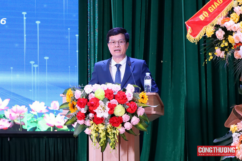 [tapchicongthuong] Đại học Công nghiệp Hà Nội bước vào giai đoạn phát triển mới sau quyết định chuyển đổi mô hình