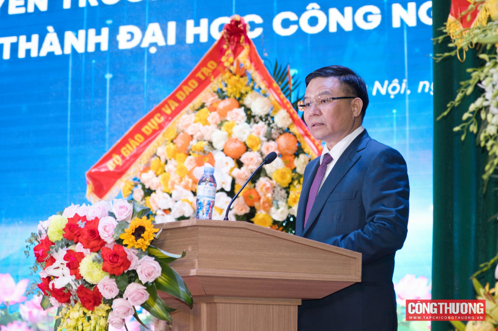 [tapchicongthuong] Đại học Công nghiệp Hà Nội bước vào giai đoạn phát triển mới sau quyết định chuyển đổi mô hình