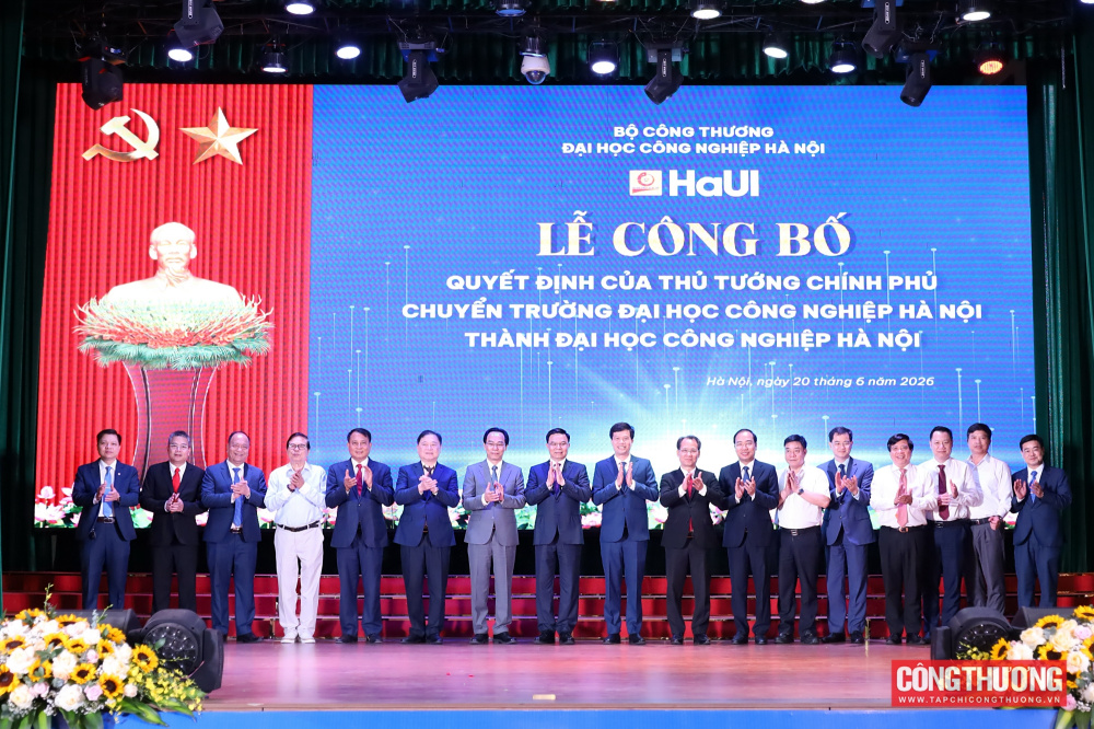 [tapchicongthuong] Đại học Công nghiệp Hà Nội bước vào giai đoạn phát triển mới sau quyết định chuyển đổi mô hình