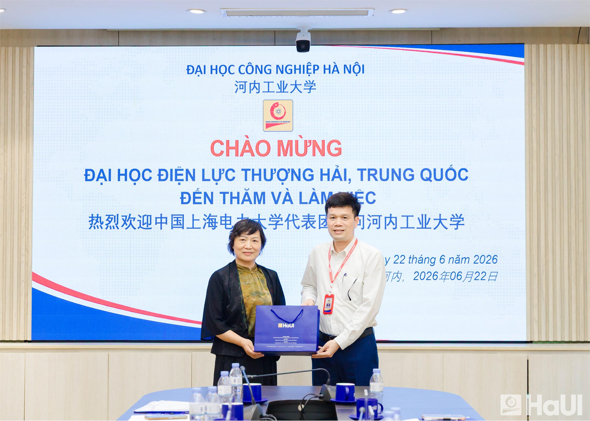 Đại học Công nghiệp Hà Nội và Đại học Điện lực Thượng Hải: Nâng tầm hợp tác chiến lược về năng lượng xanh và đào tạo quốc tế