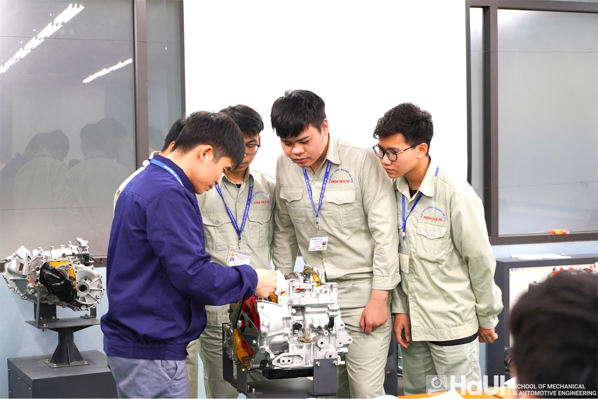 Học ngành ô tô bằng Tiếng Anh tại HaUI - Trở thành kỹ sư toàn cầu trong kỷ nguyên công nghệ ô tô thông minh