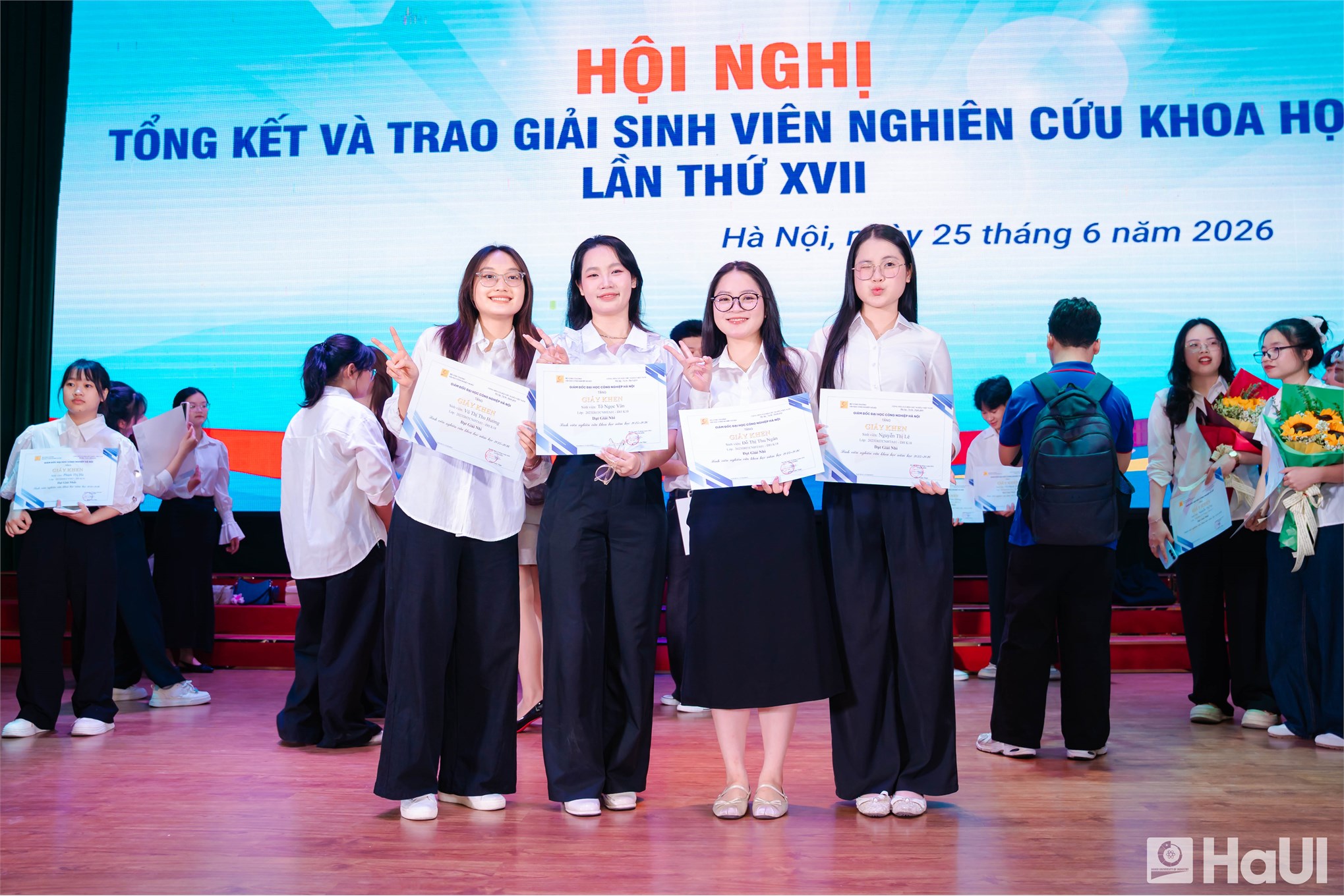46 giải Nhất, 621 đề tài nghiệm thu: Dấu ấn `mùa vàng` Nghiên cứu khoa học năm 2026 tại HaUI