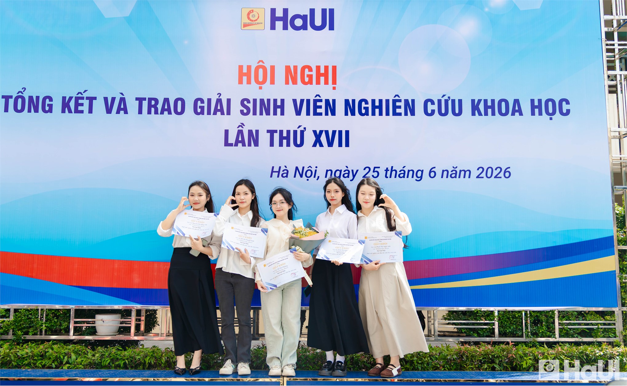 46 giải Nhất, 621 đề tài nghiệm thu: Dấu ấn `mùa vàng` Nghiên cứu khoa học năm 2026 tại HaUI